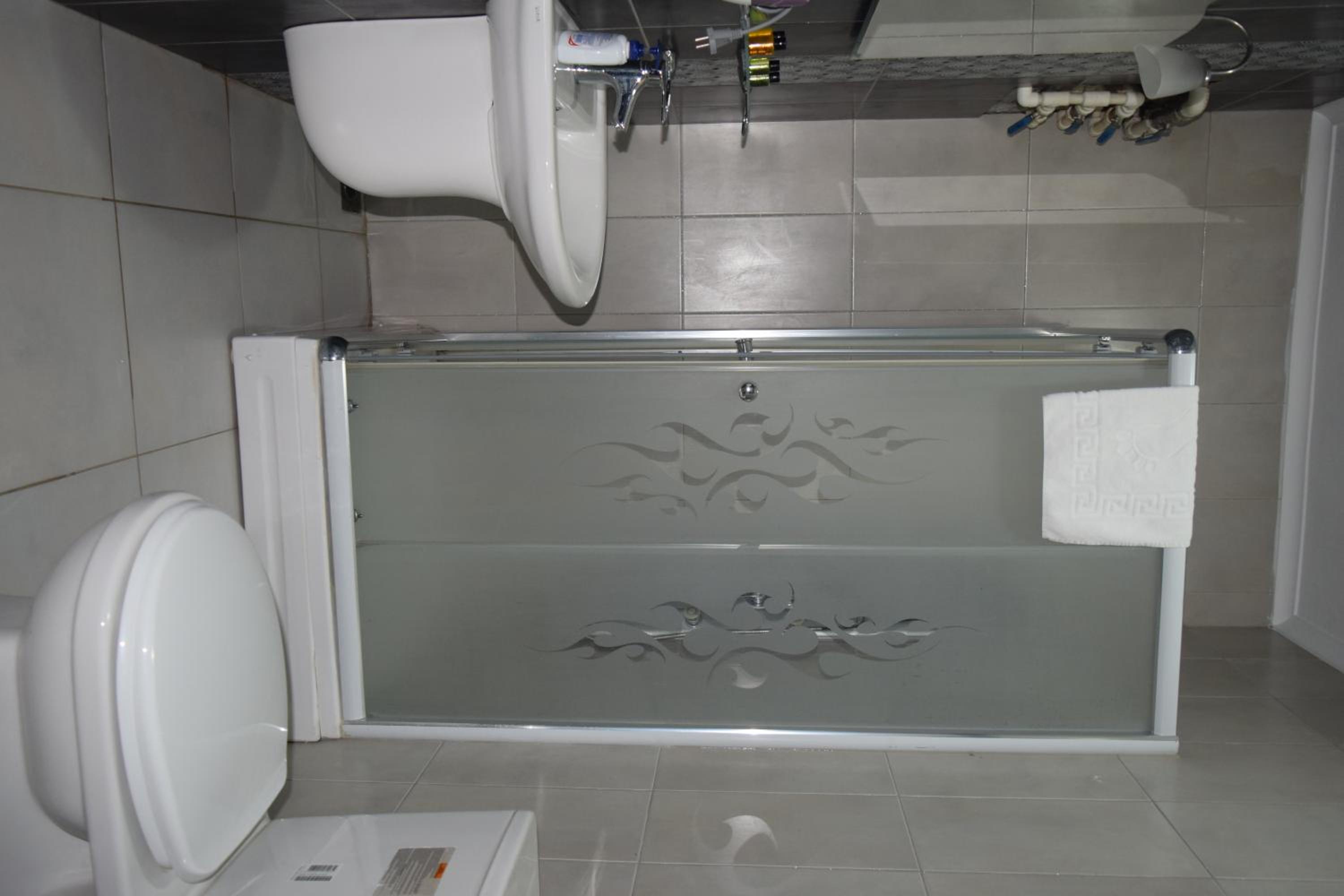 Standard Double Room - Photo 8