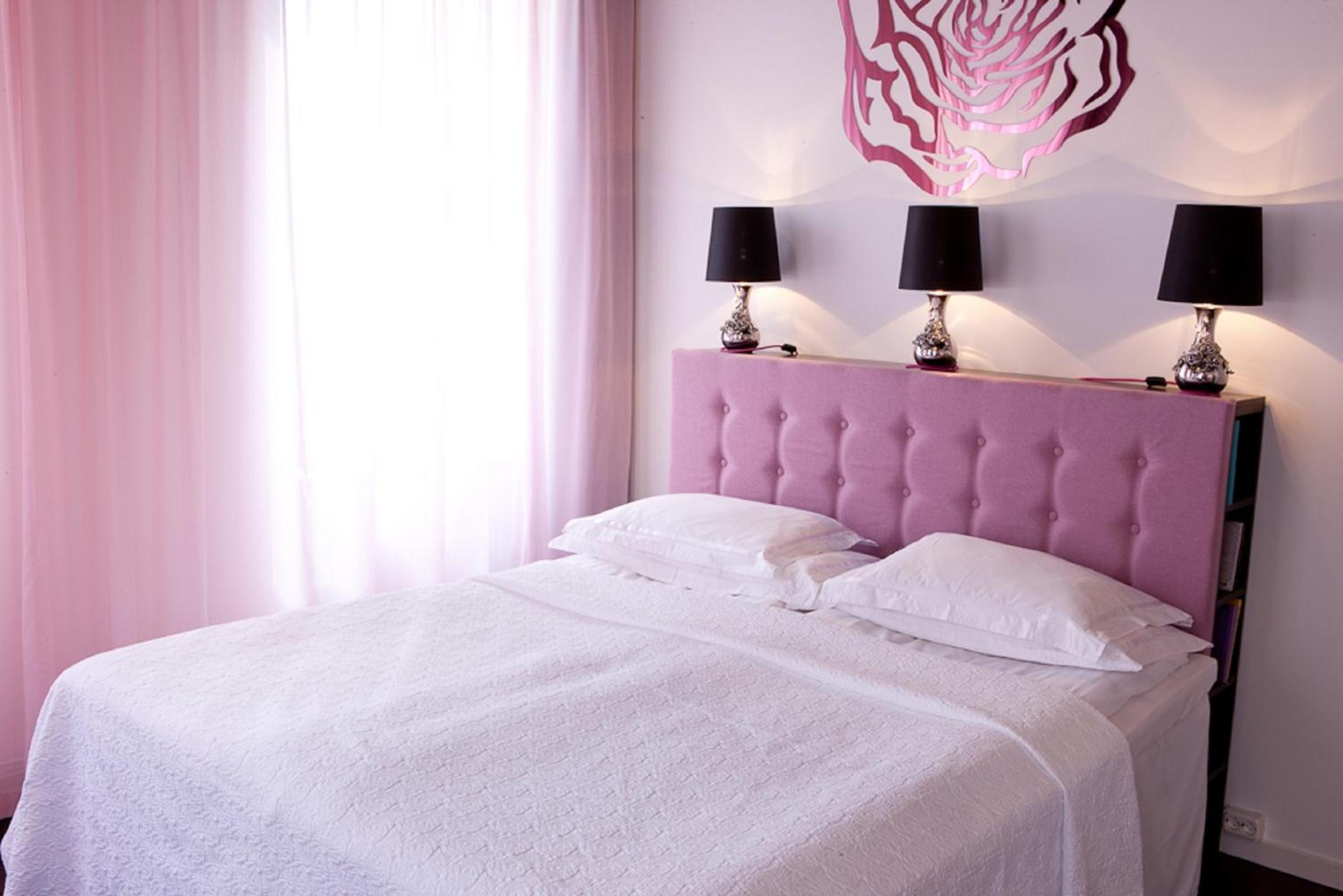 Large Double Room - Photo 1