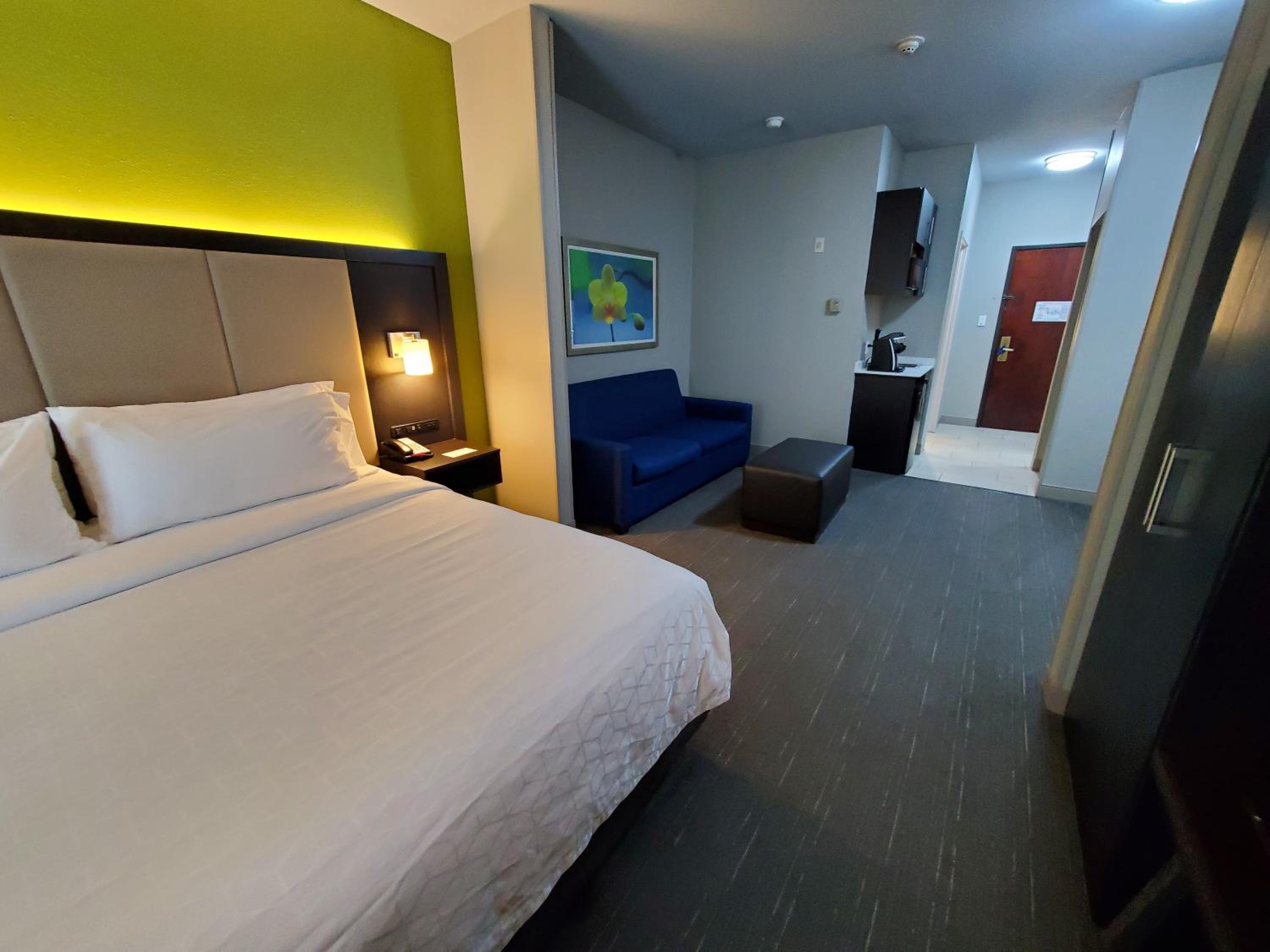 King Suite - Photo 1