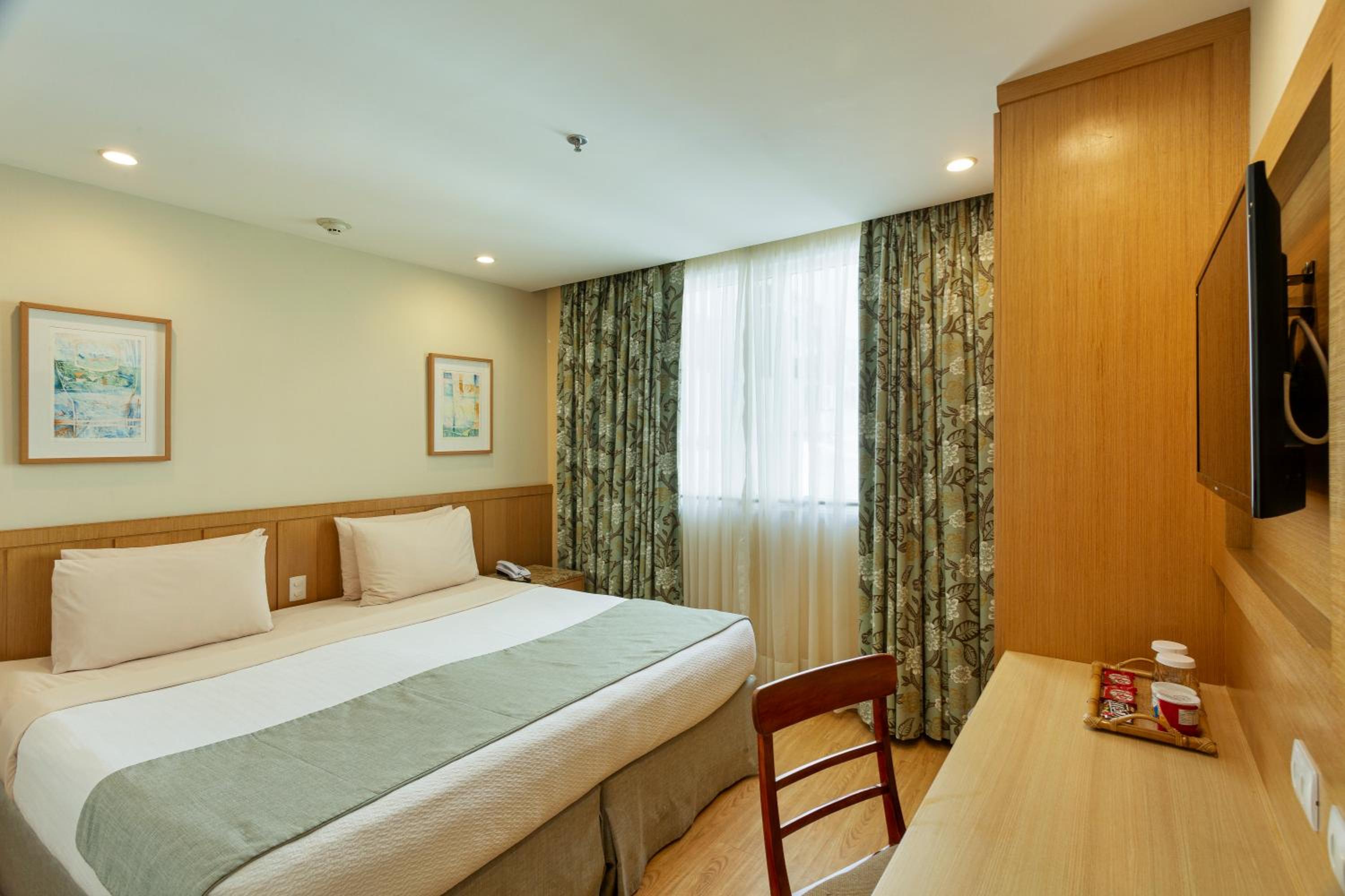 Standard Double Room - No View - Photo 1