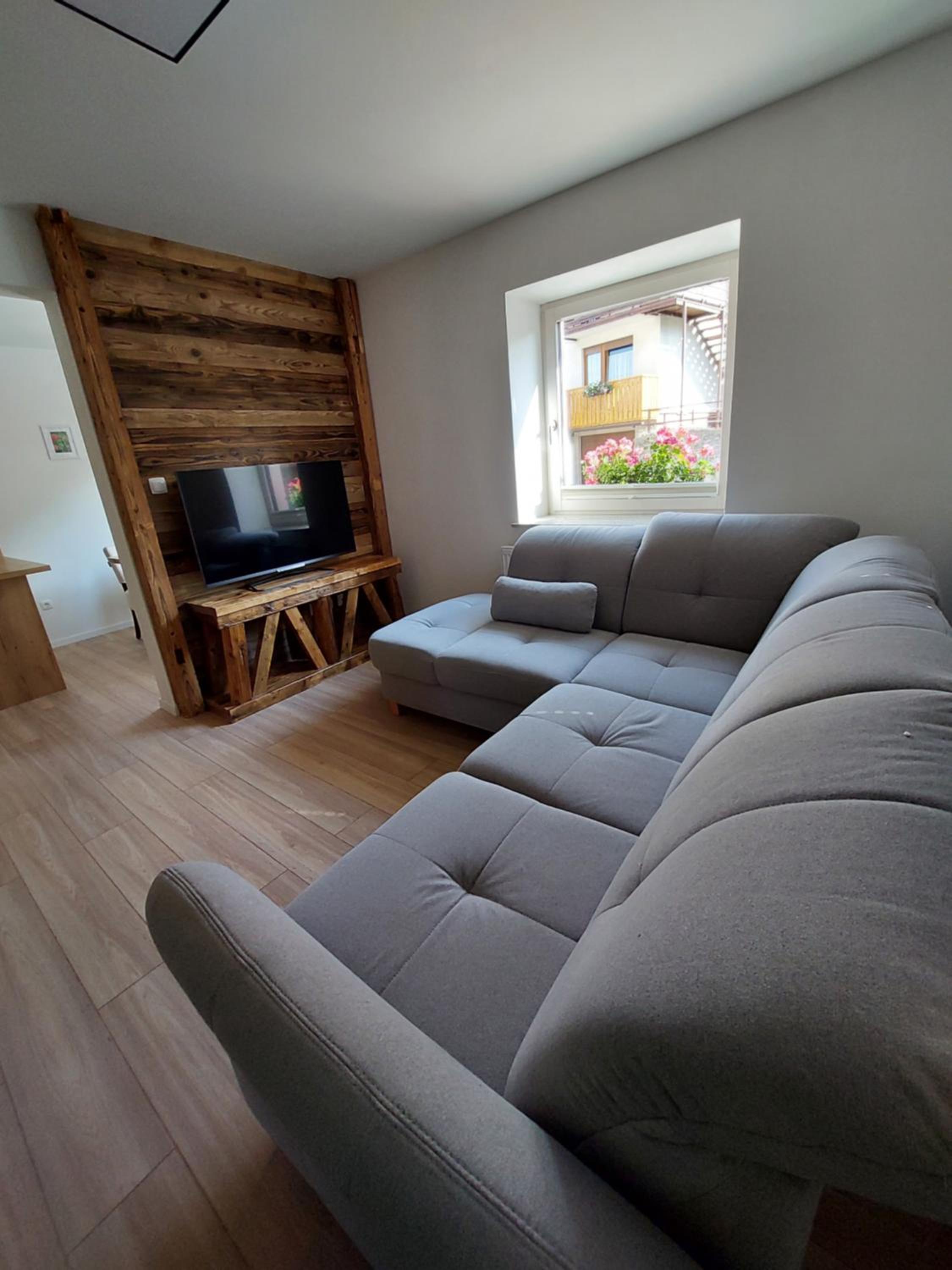 One-Bedroom Apartment photo 2