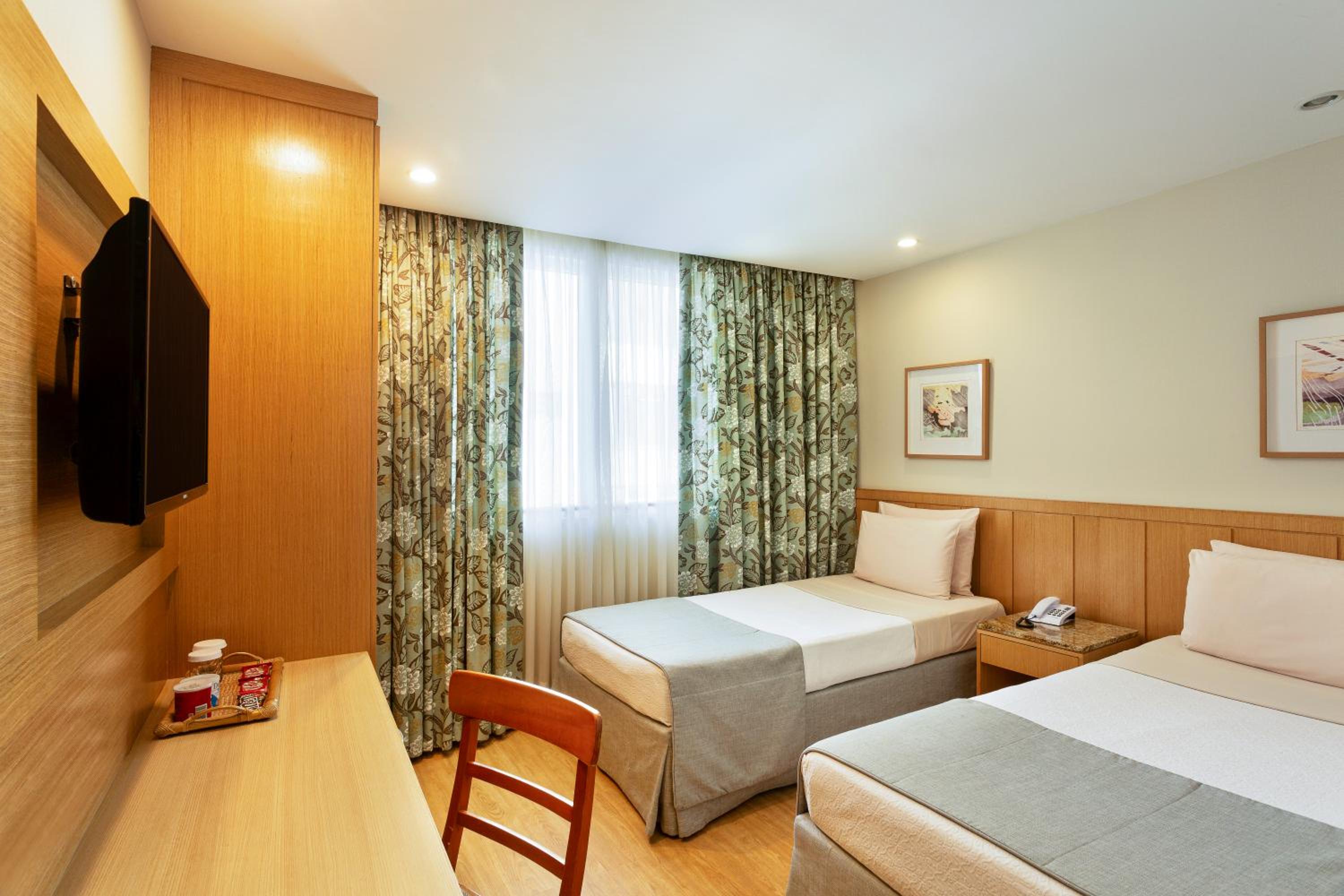 Standard Twin Room - No View - Photo 1