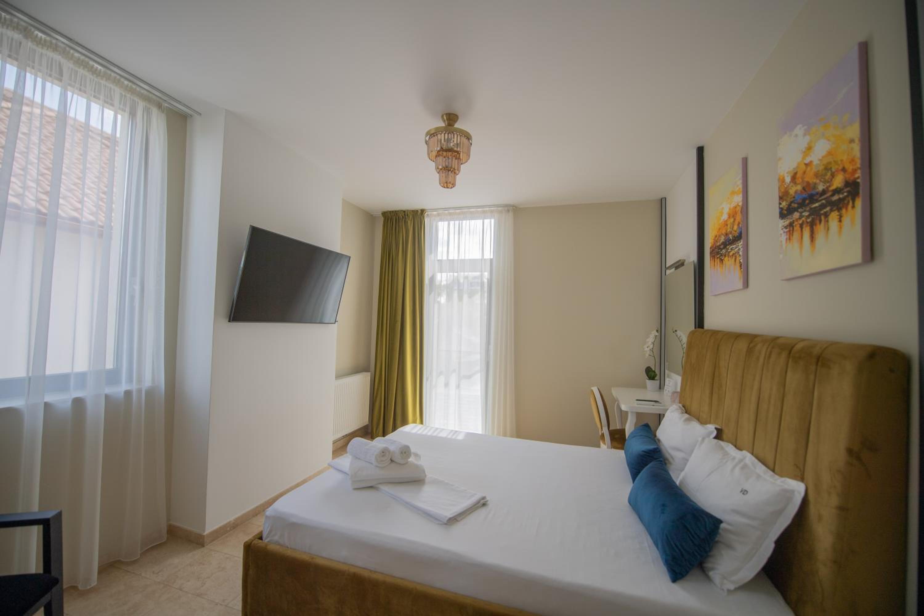 Deluxe Double Room - Photo 7