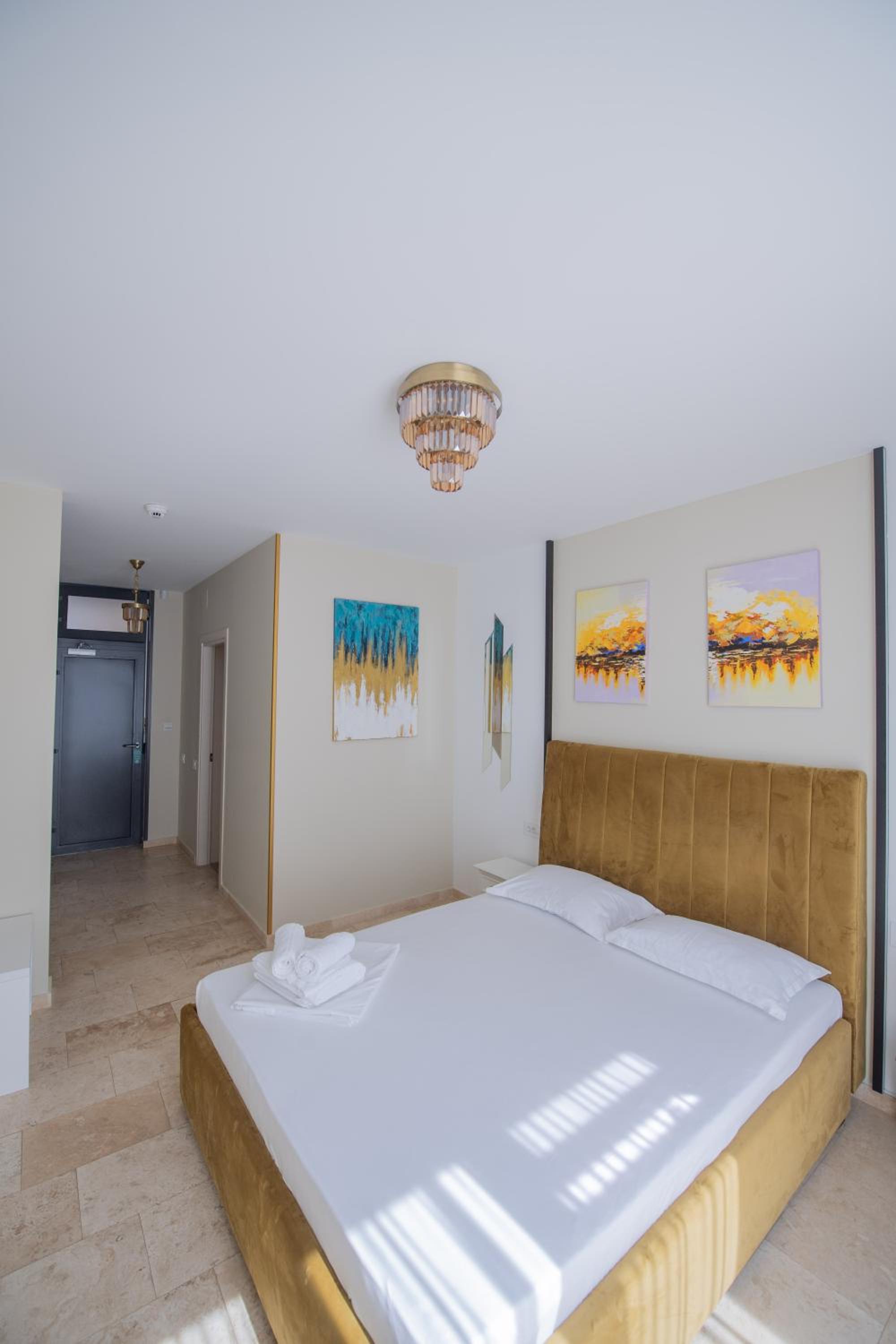 Deluxe Double Room - Photo 8