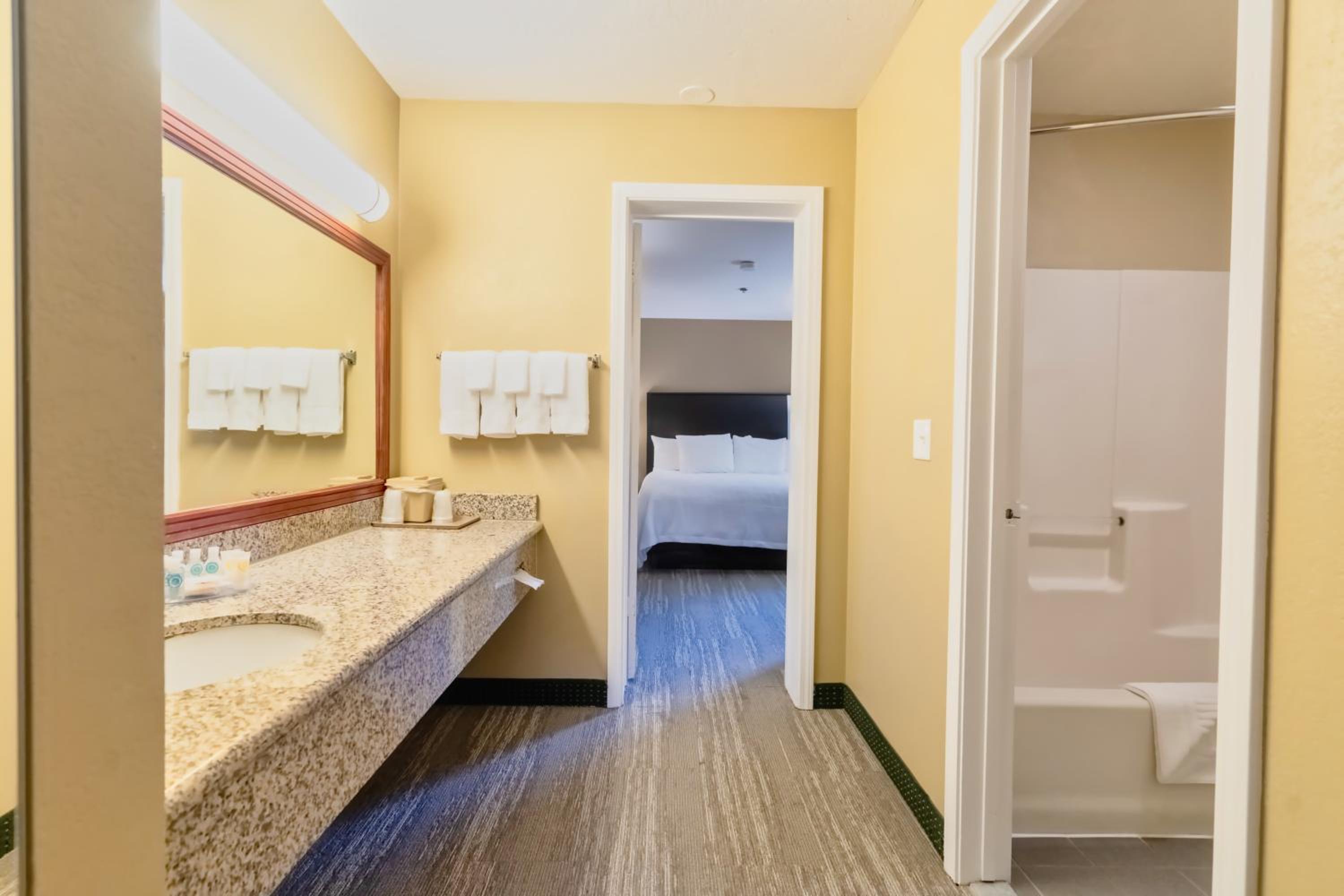 Family Suite - Photo 7