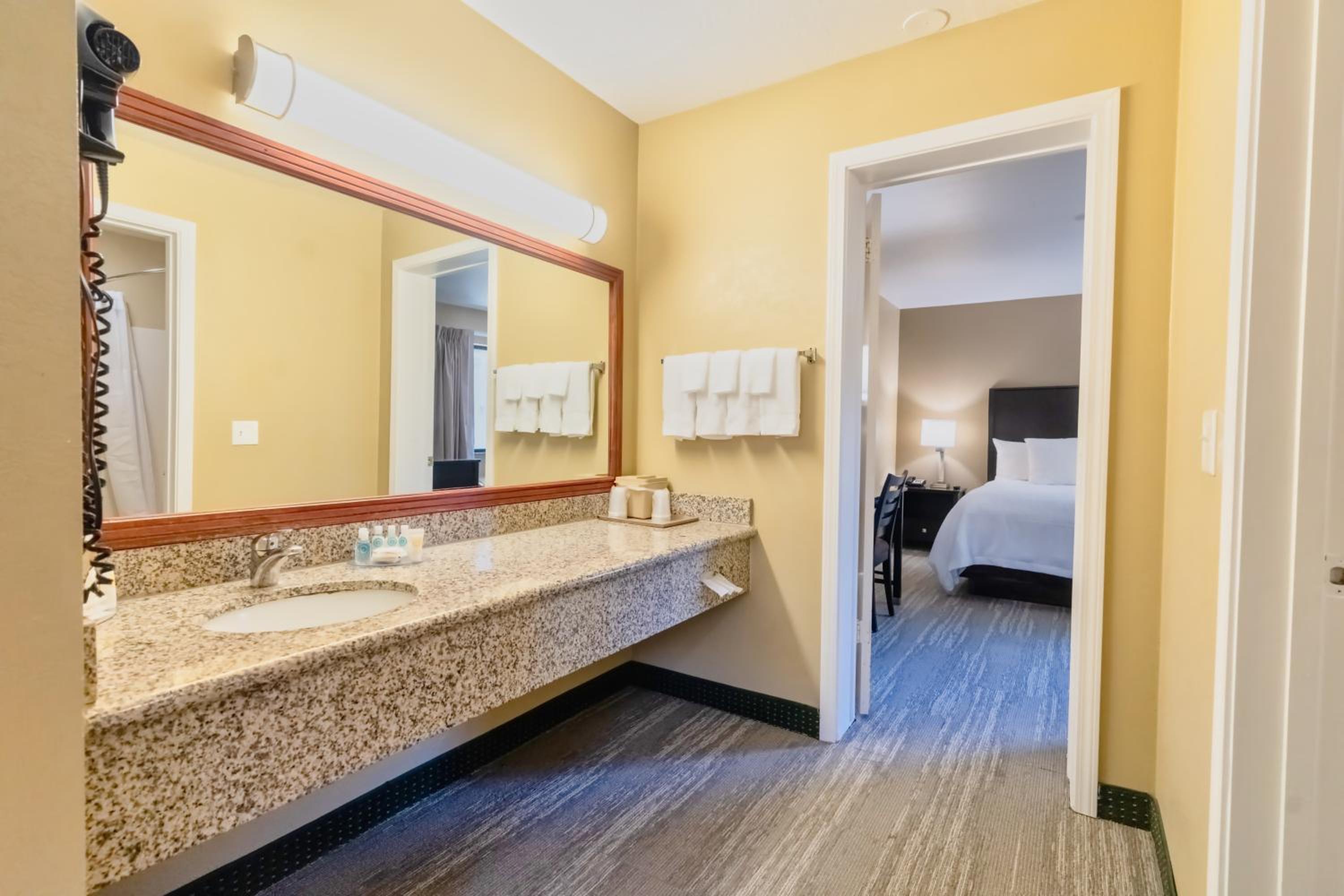 Family Suite - Photo 6