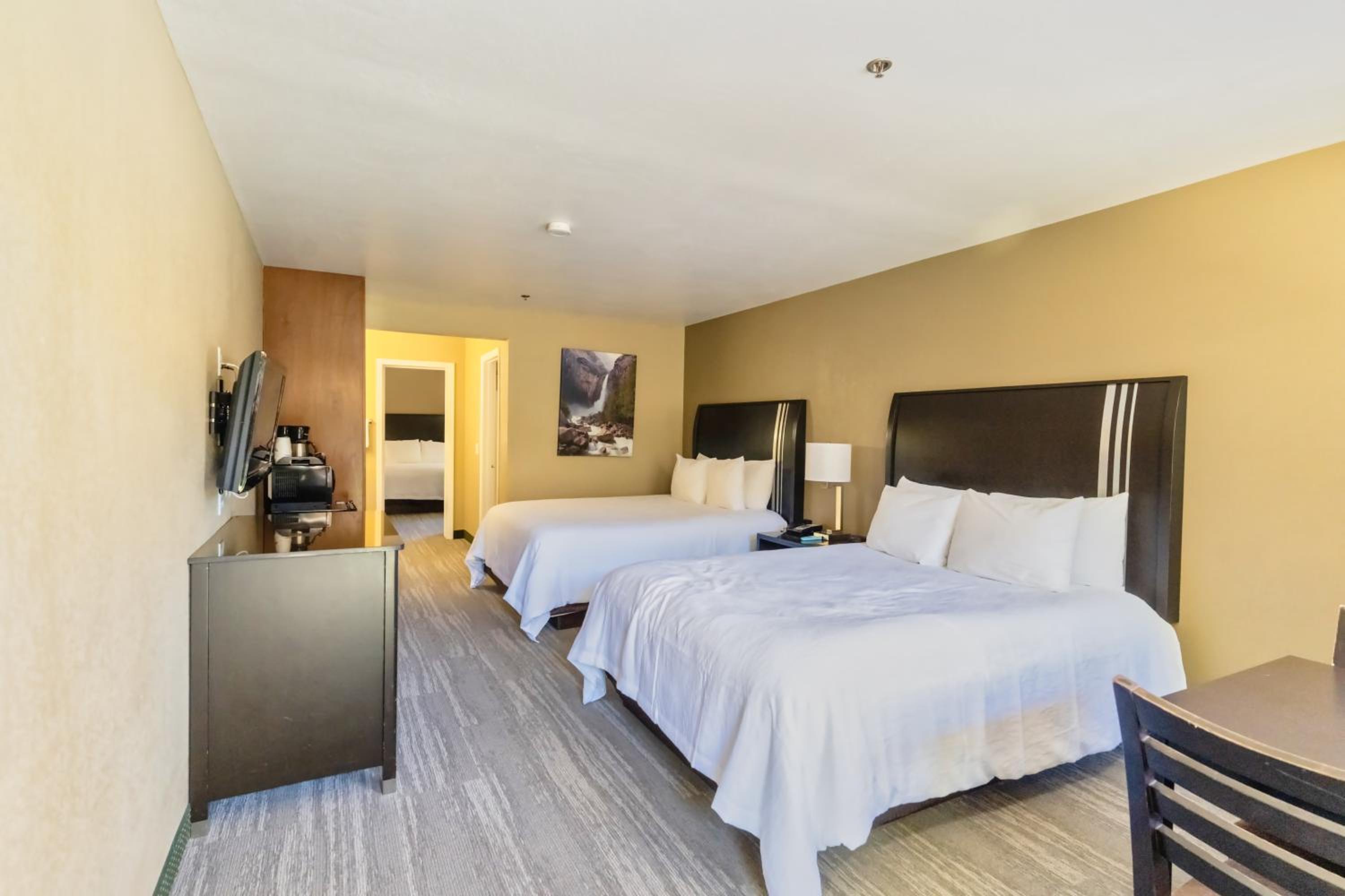 Family Suite - Photo 1