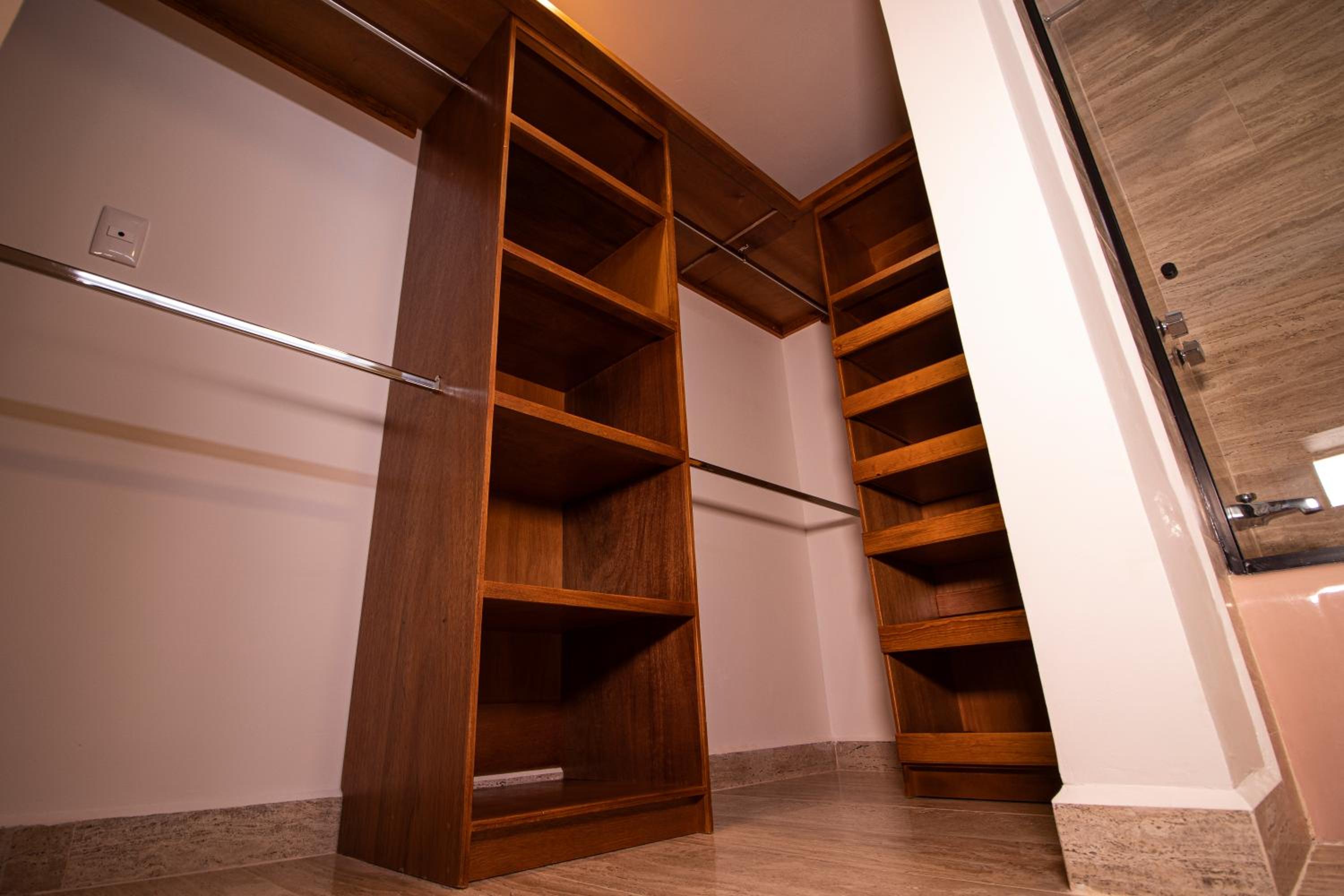 Twin Room with Private Bathroom - Photo 22