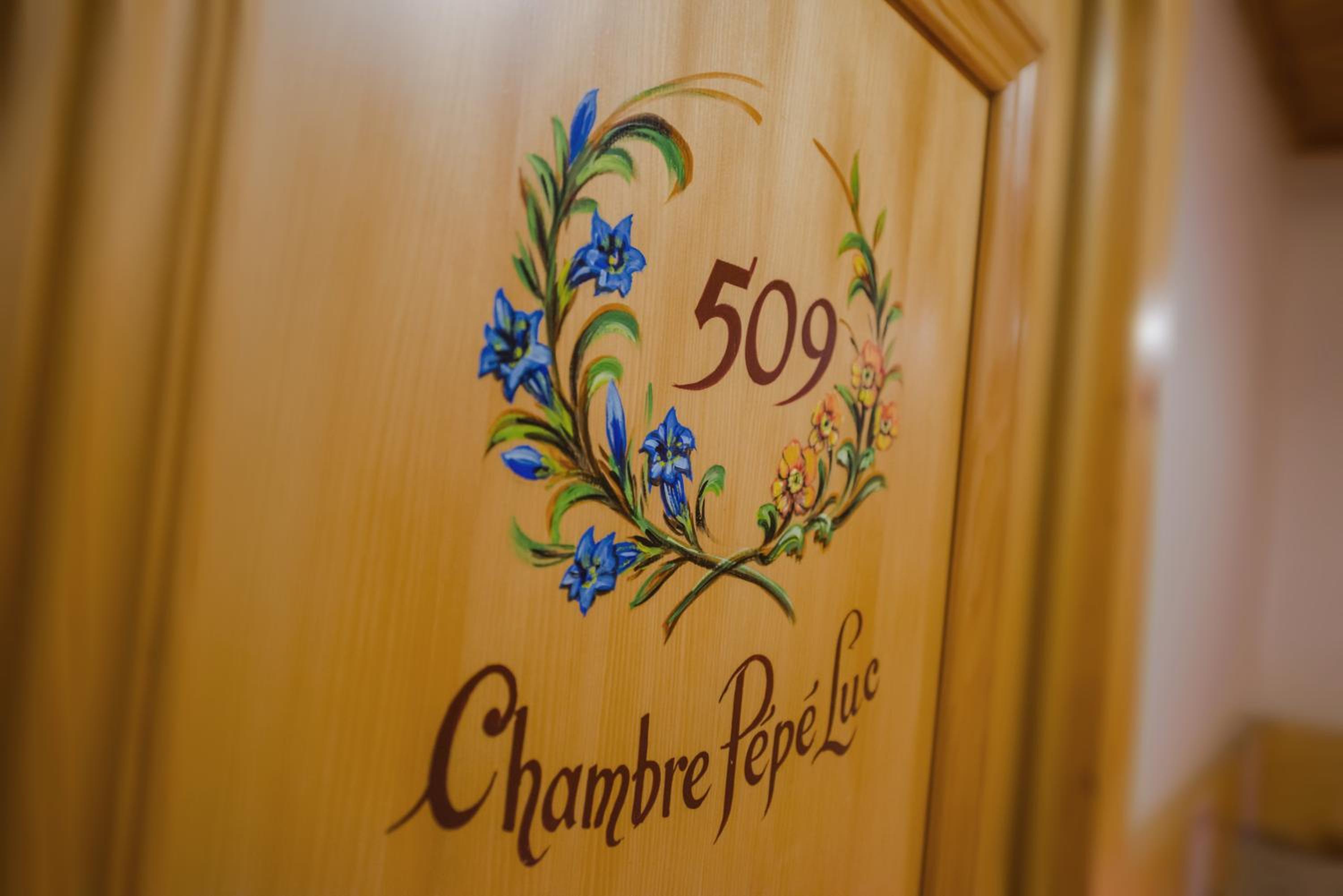 Suite- Free Spa Access - Photo 3