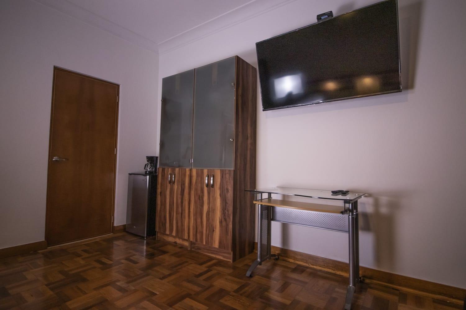Twin Room - Photo 3