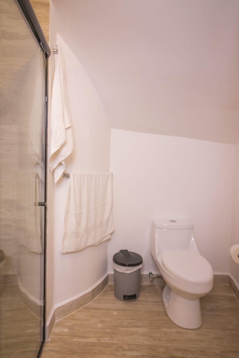 Twin Room - Photo 7