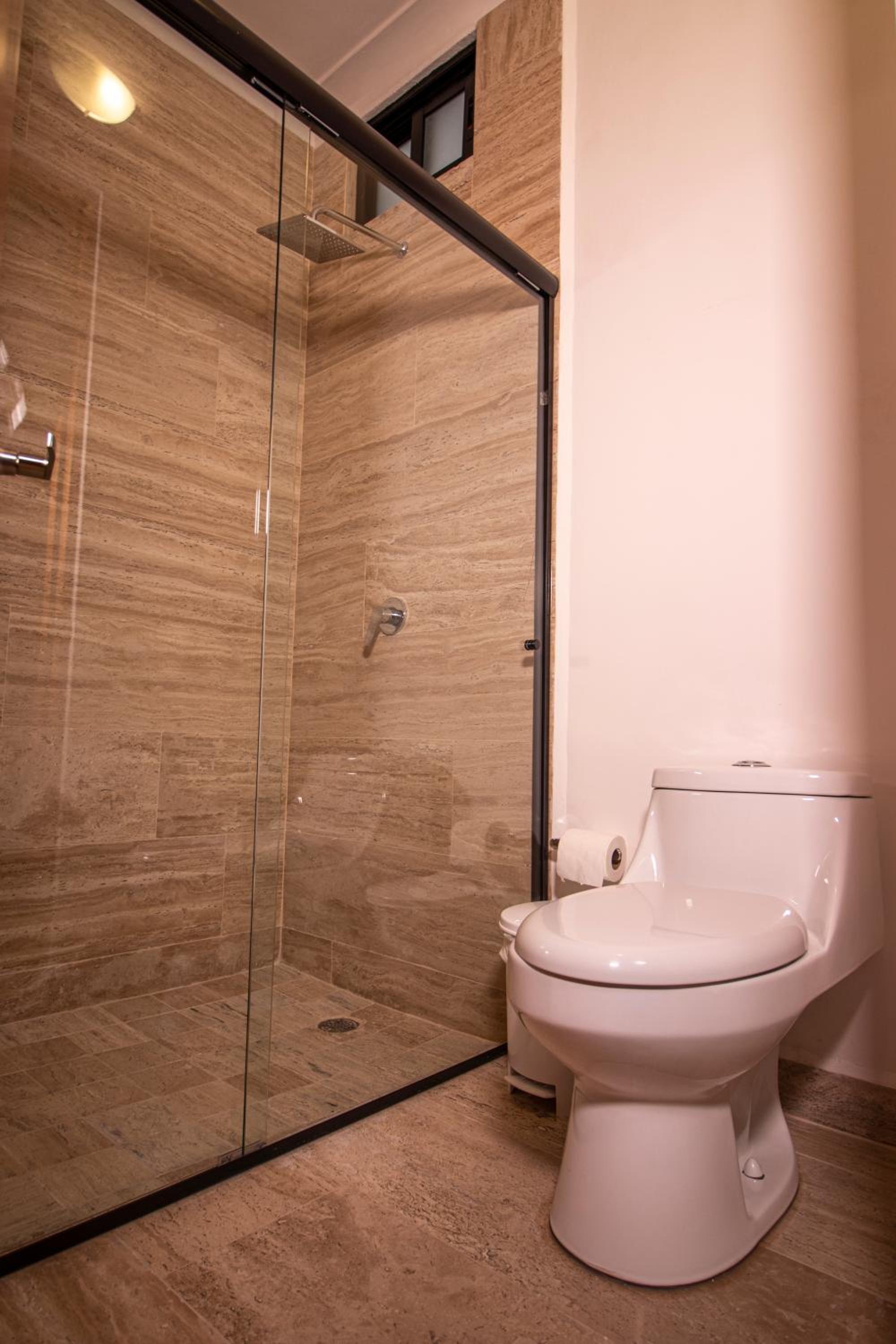 Double Room with Private Bathroom - Photo 9