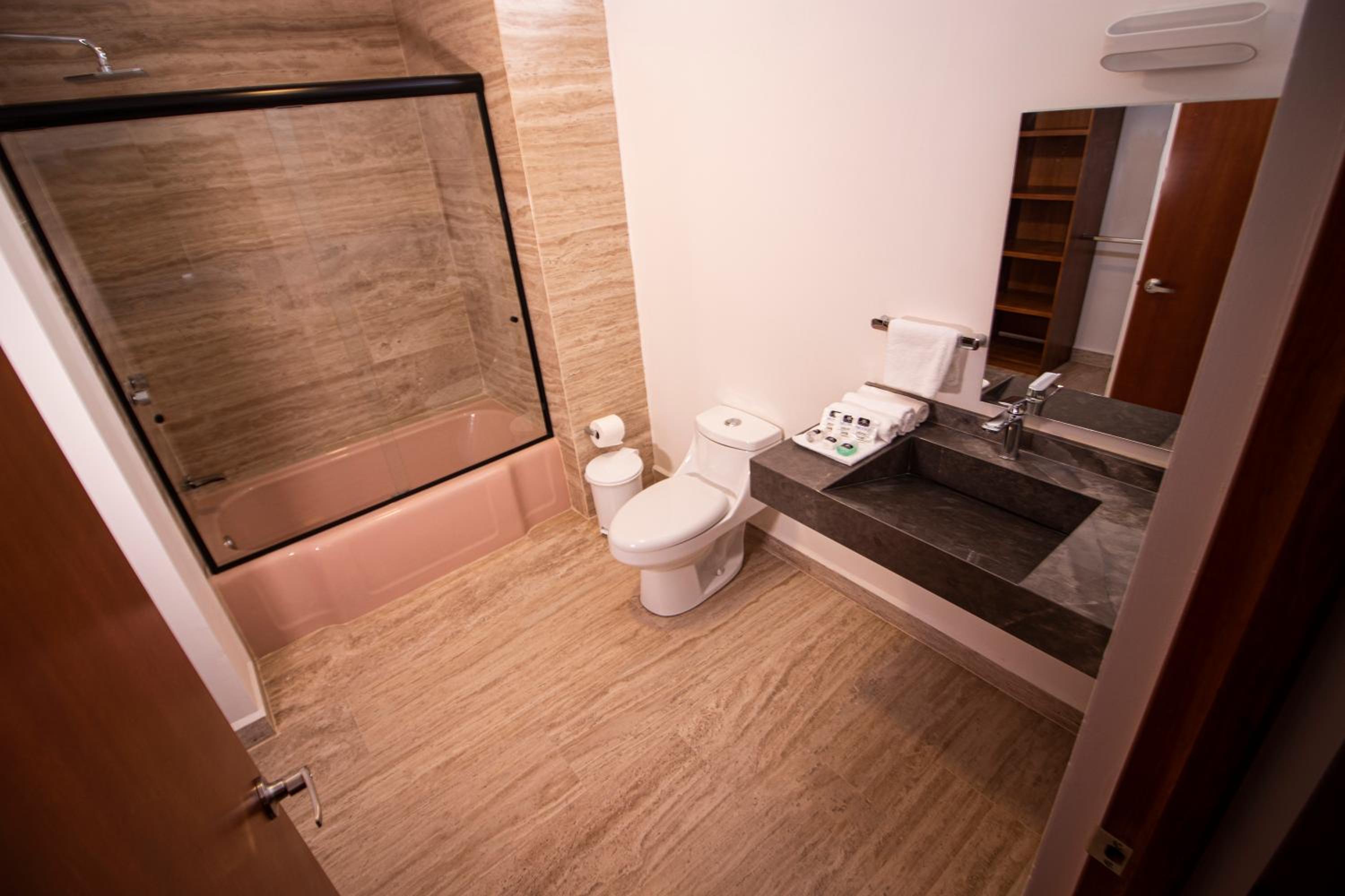 Twin Room with Private Bathroom - Photo 19