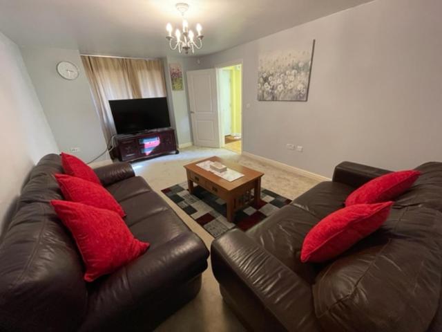 Four-Bedroom House - Photo 30