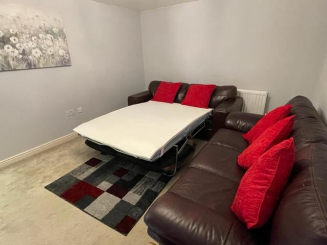 Four-Bedroom House - Photo 31