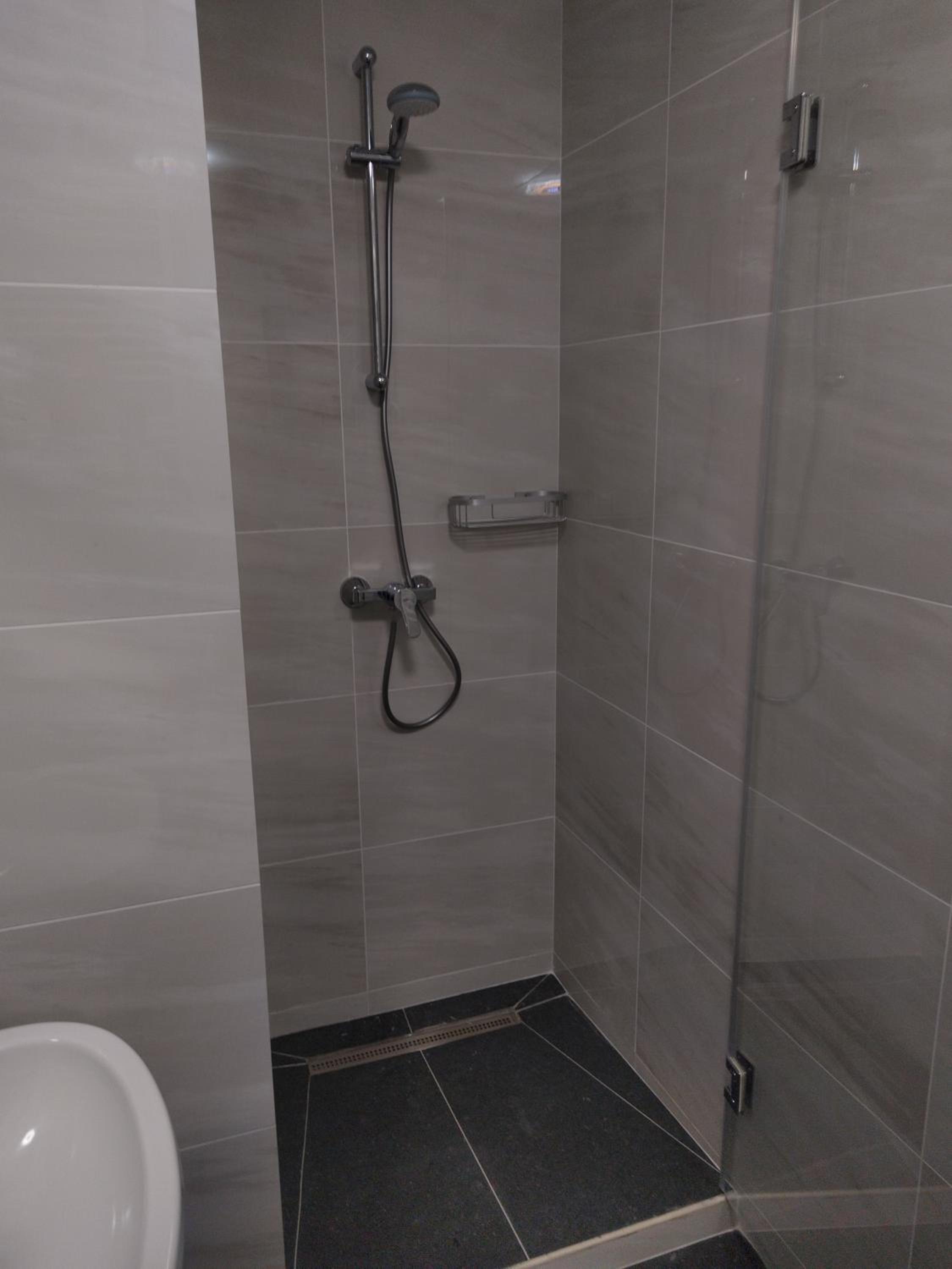 Double Room with Private Bathroom - Photo 16