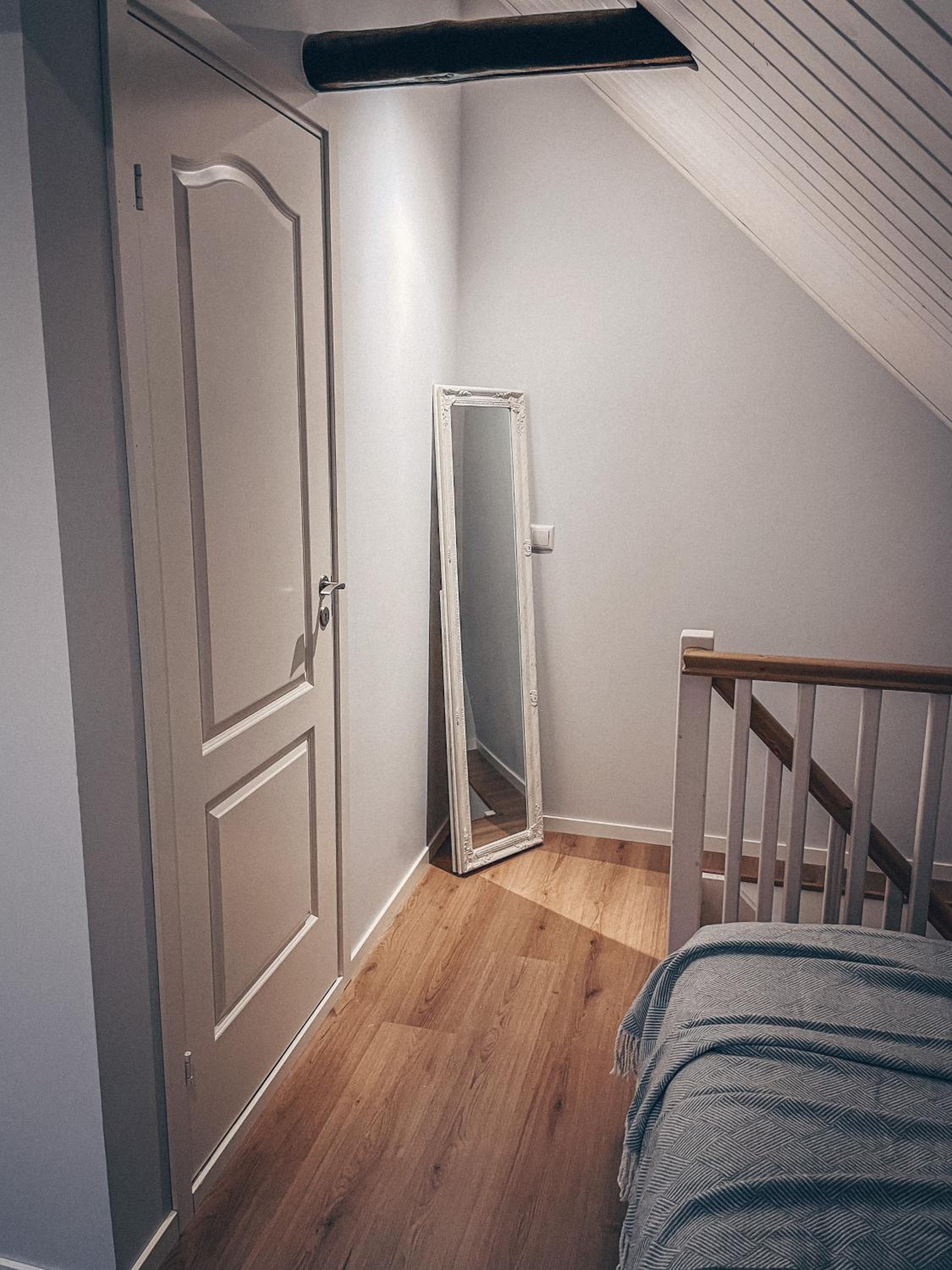 One-Bedroom Apartment - Photo 7