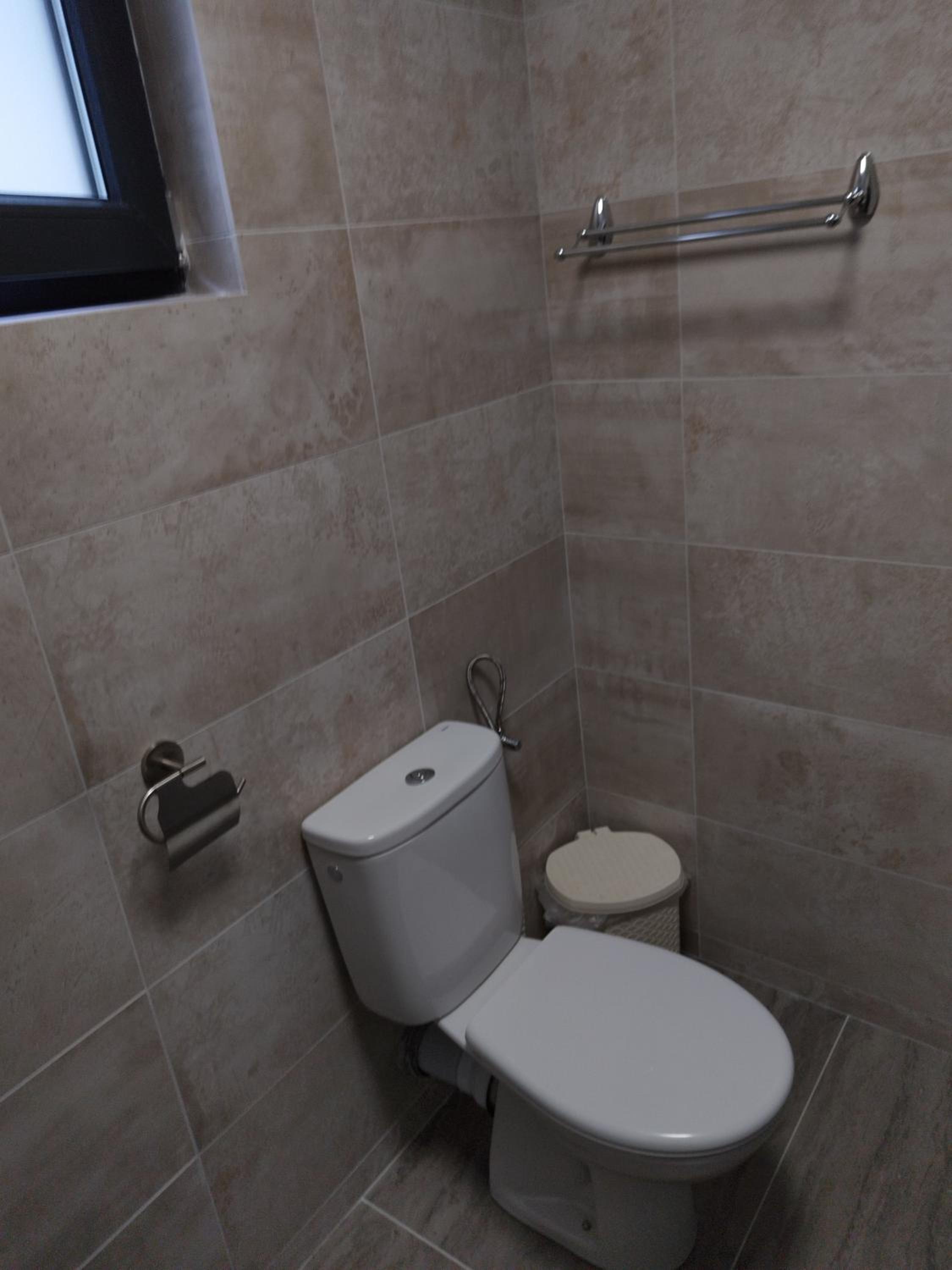 Double Room with Private Bathroom - Photo 7
