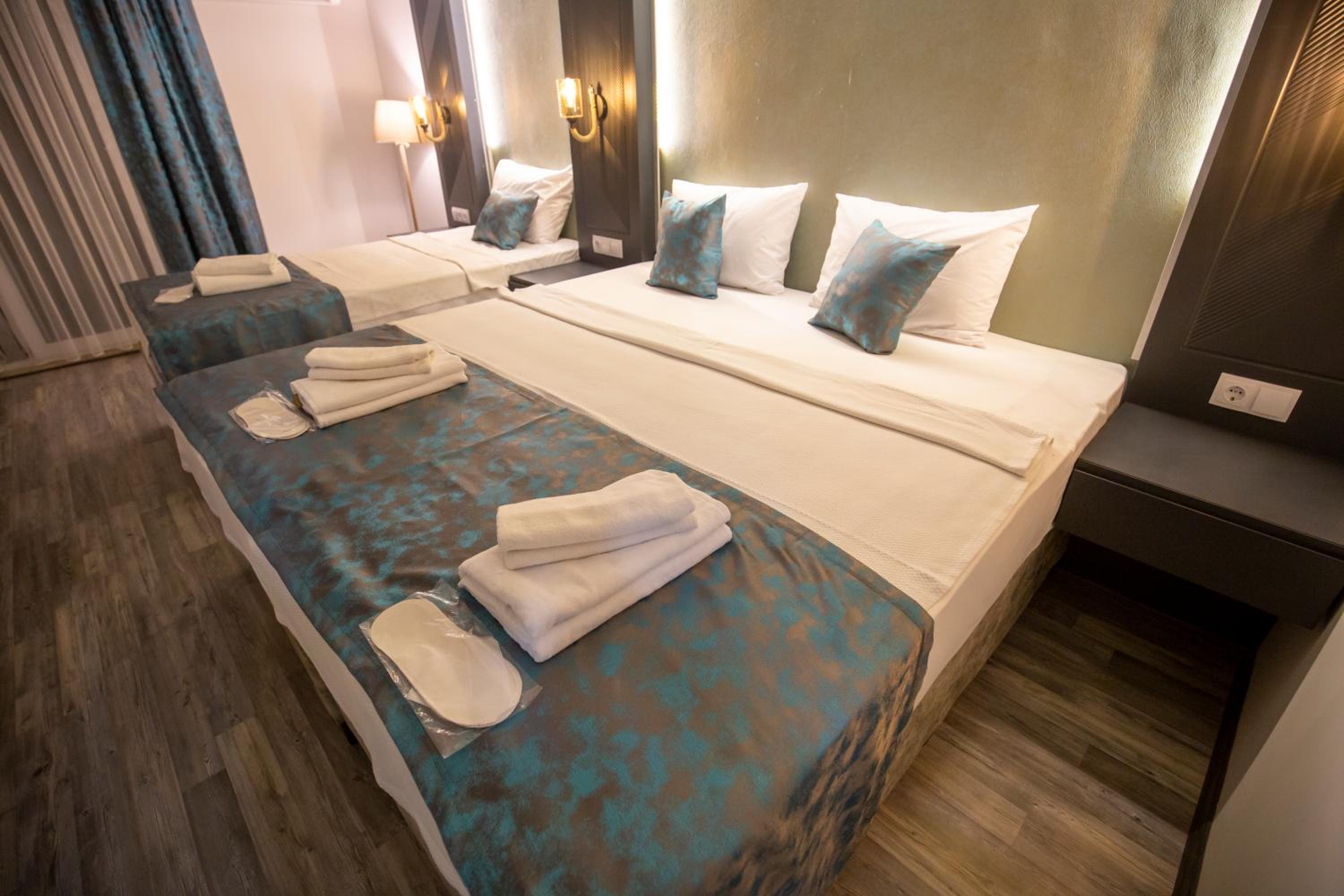 Standard Triple Room - Photo 9