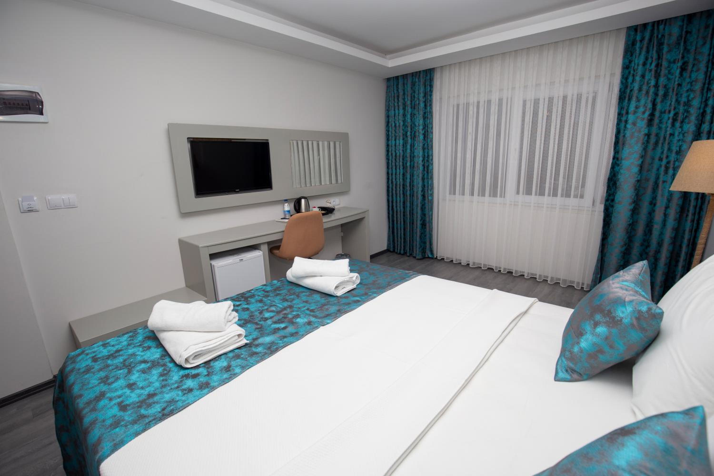 Deluxe King Suite