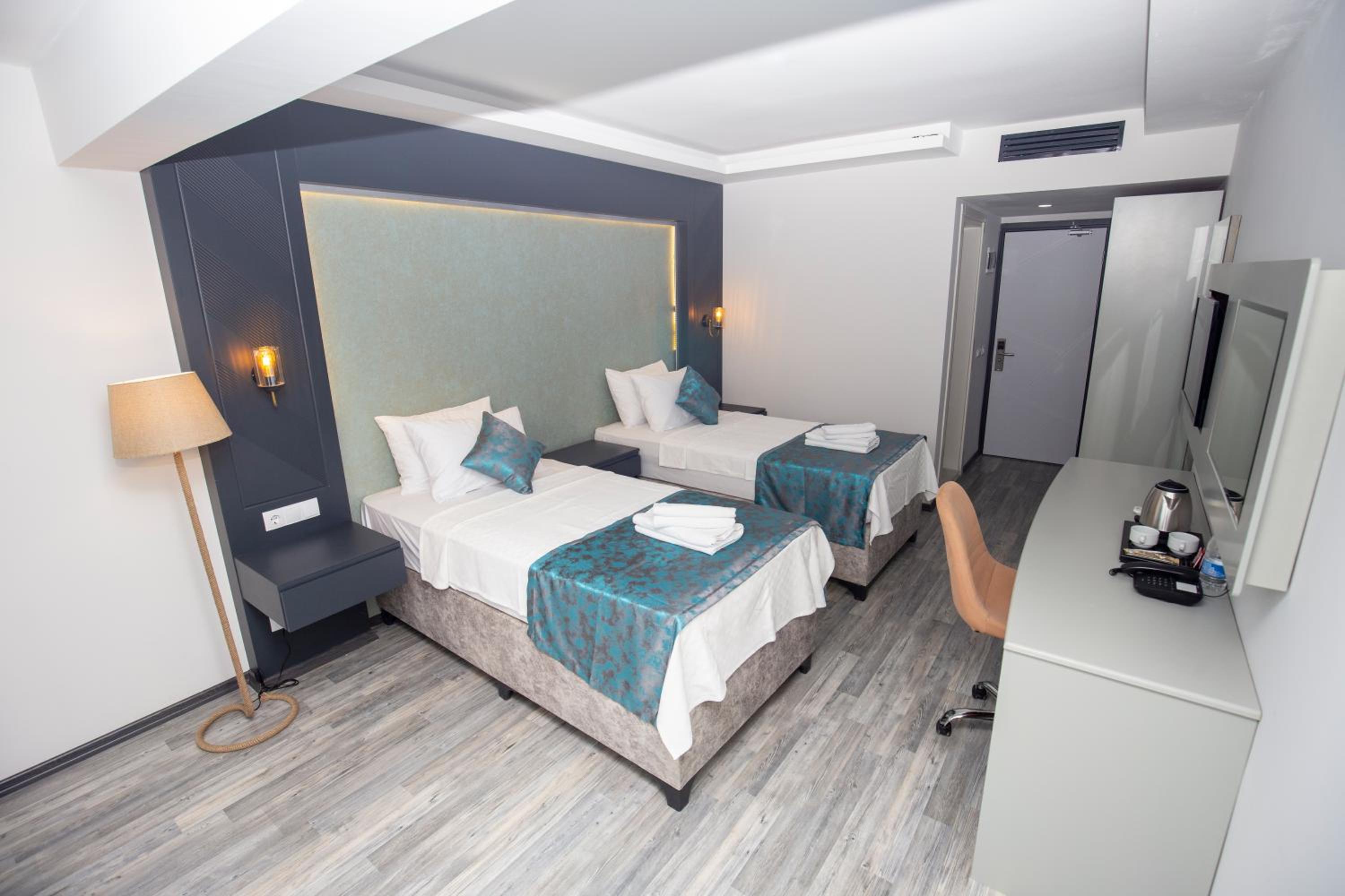 Deluxe Twin Room - Photo 2