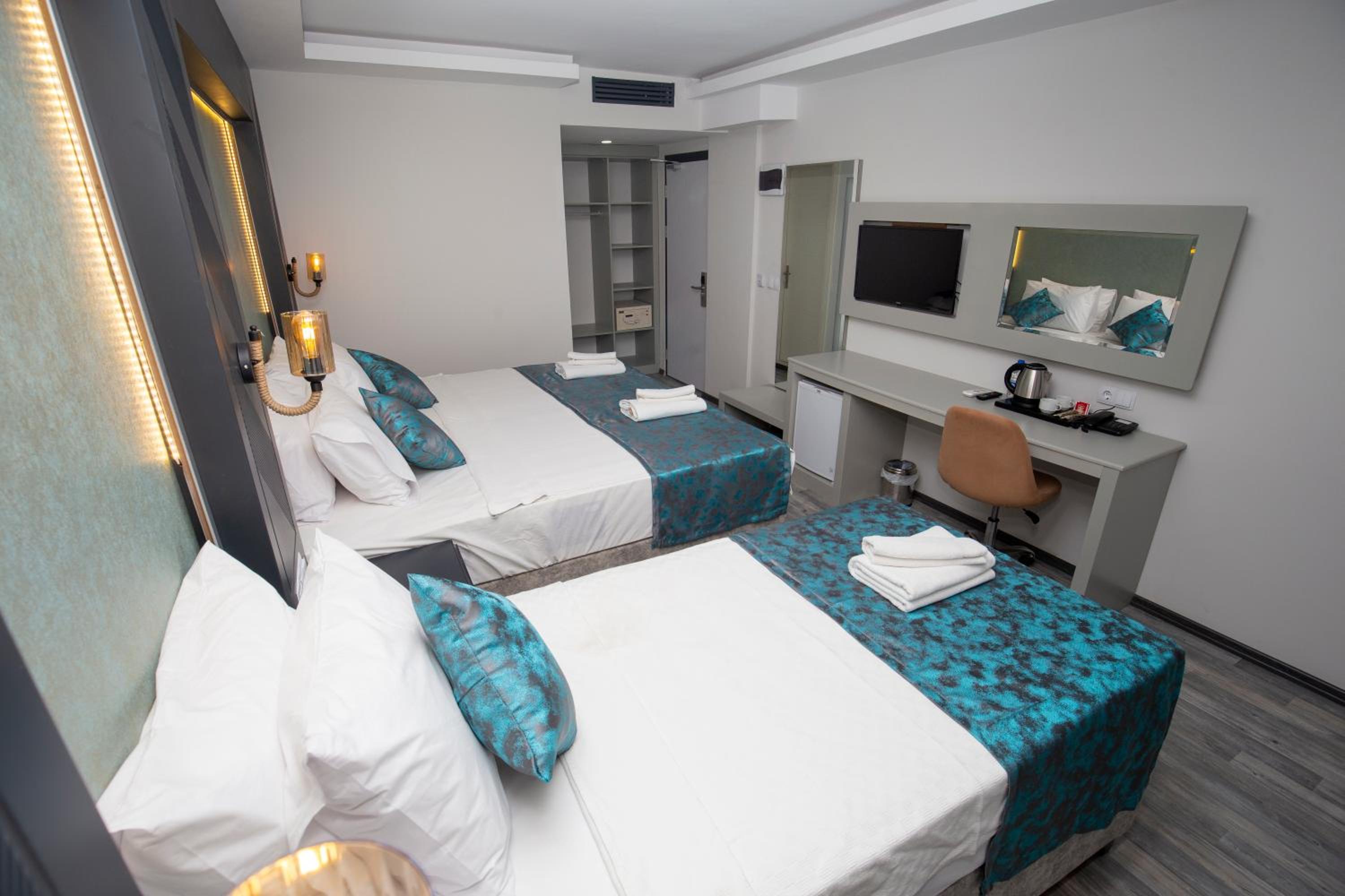 Standard Triple Room - Photo 6
