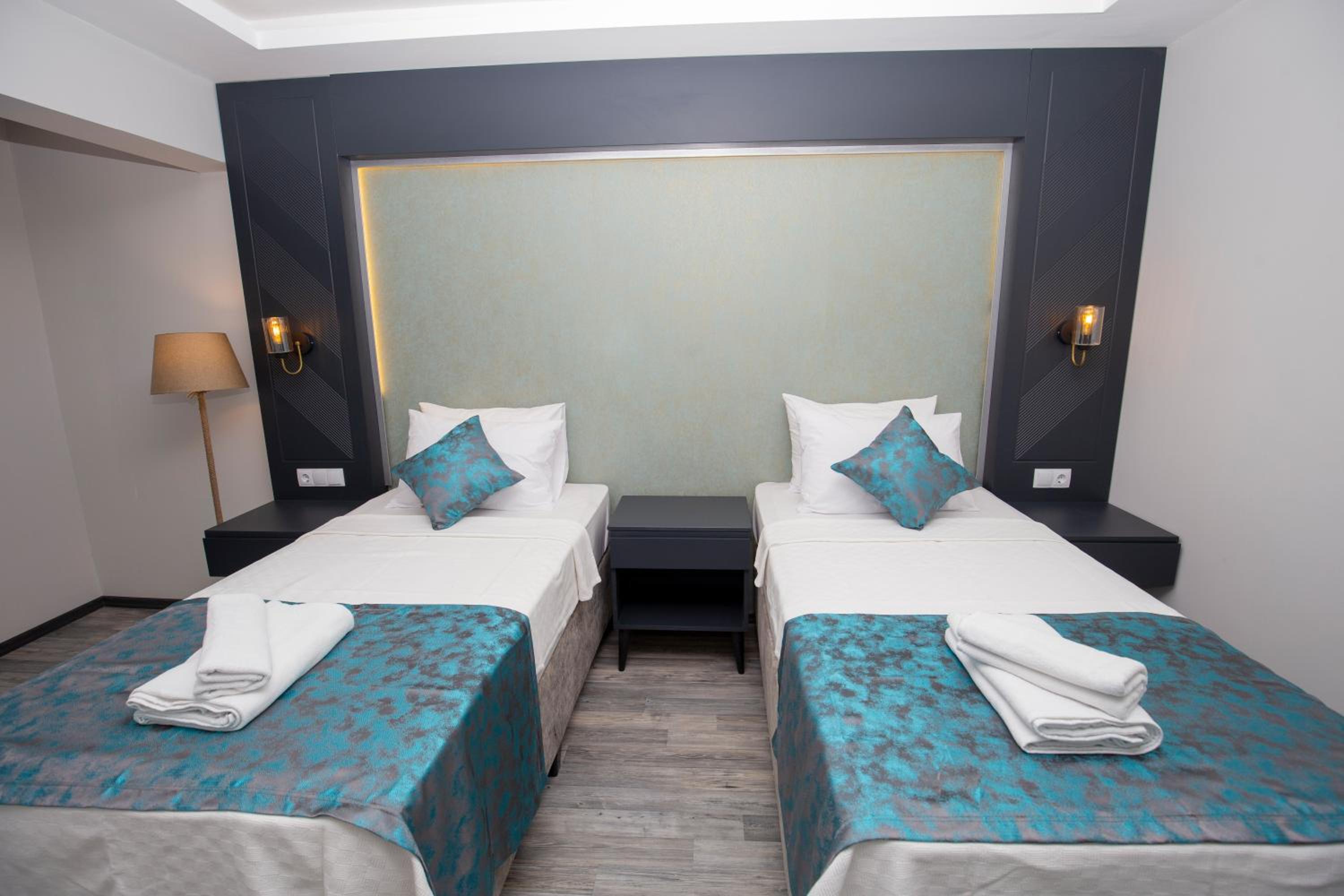 Deluxe Twin Room - Photo 6