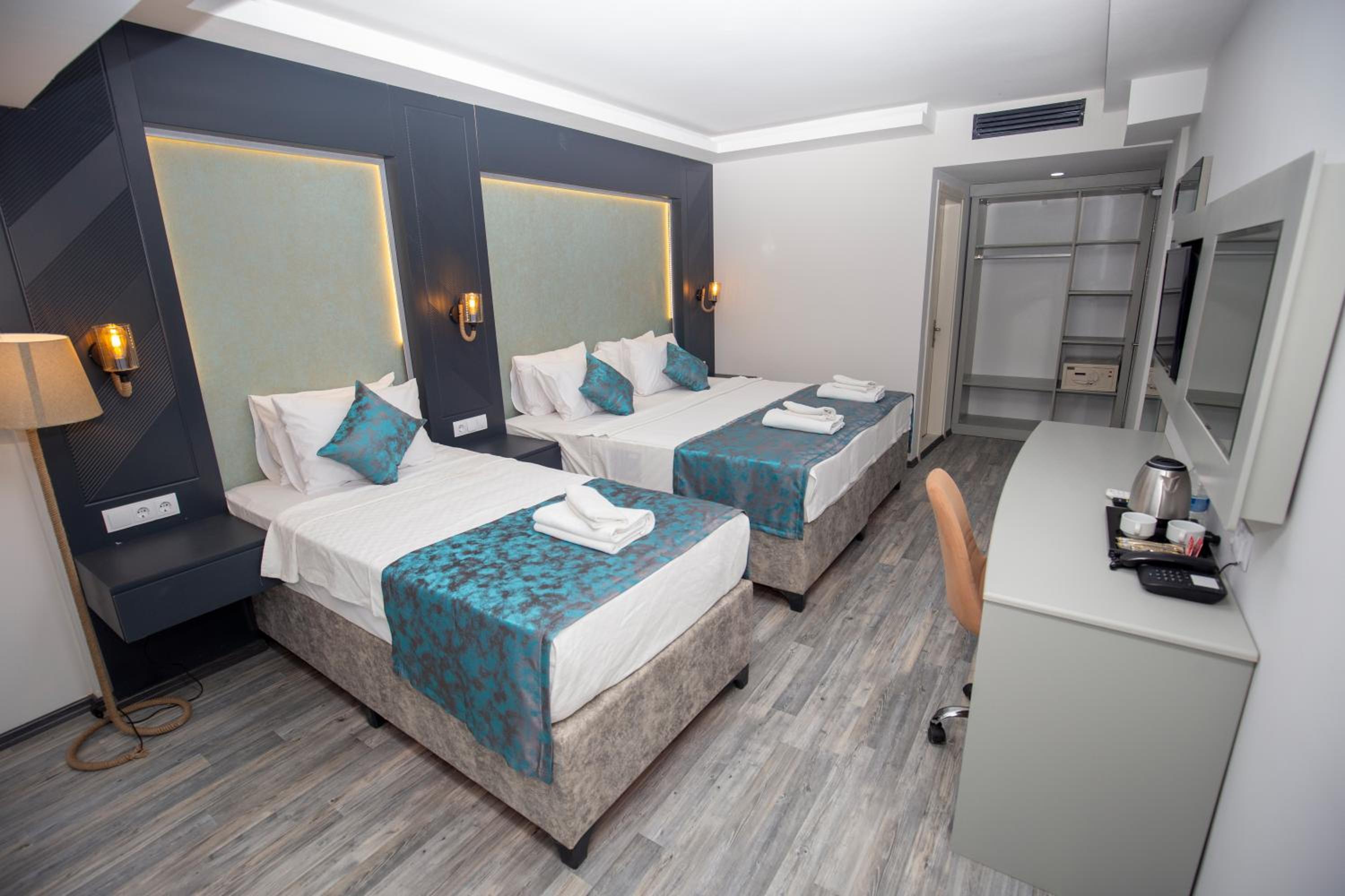 Standard Triple Room - Photo 4