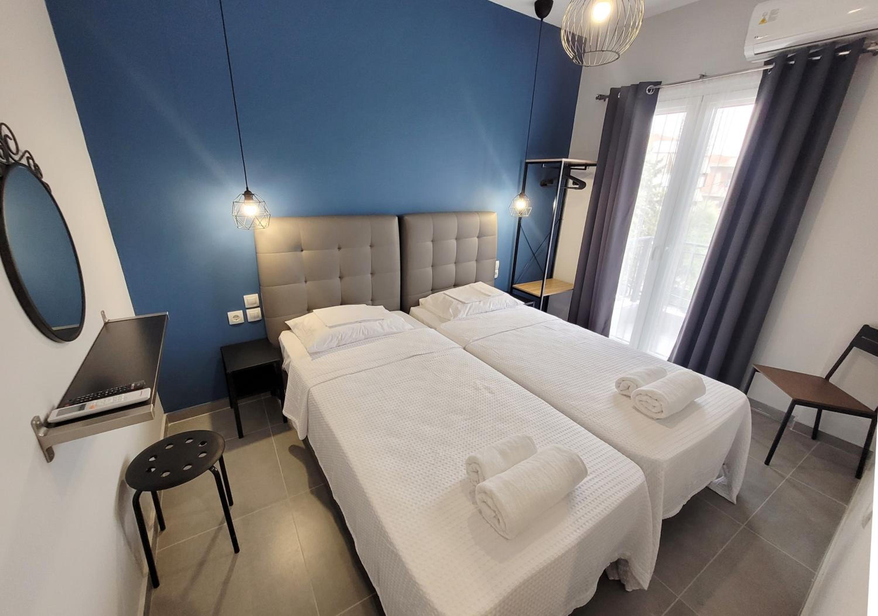 One-Bedroom Apartment - Photo 1