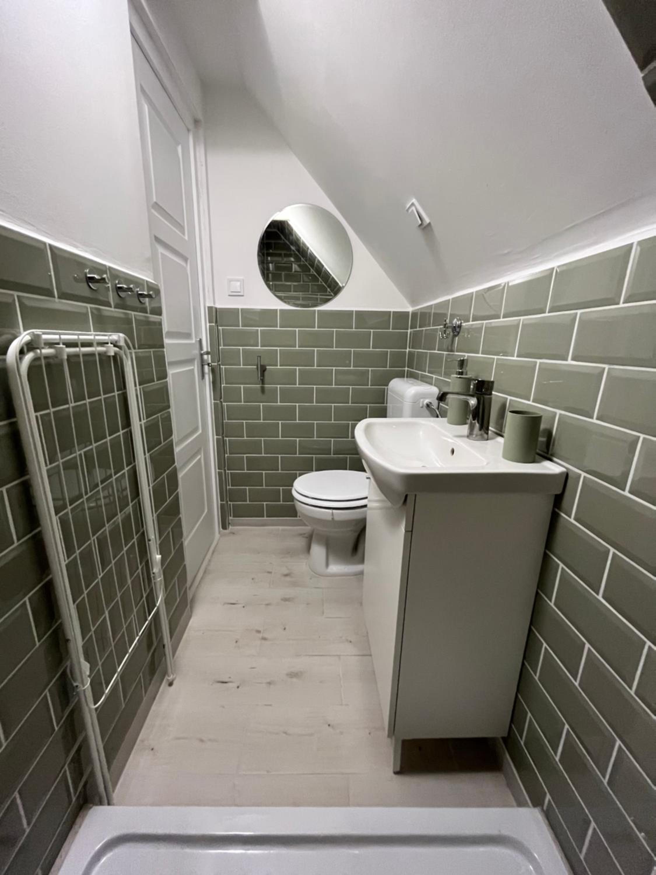 Three-Bedroom Apartment - Photo 24