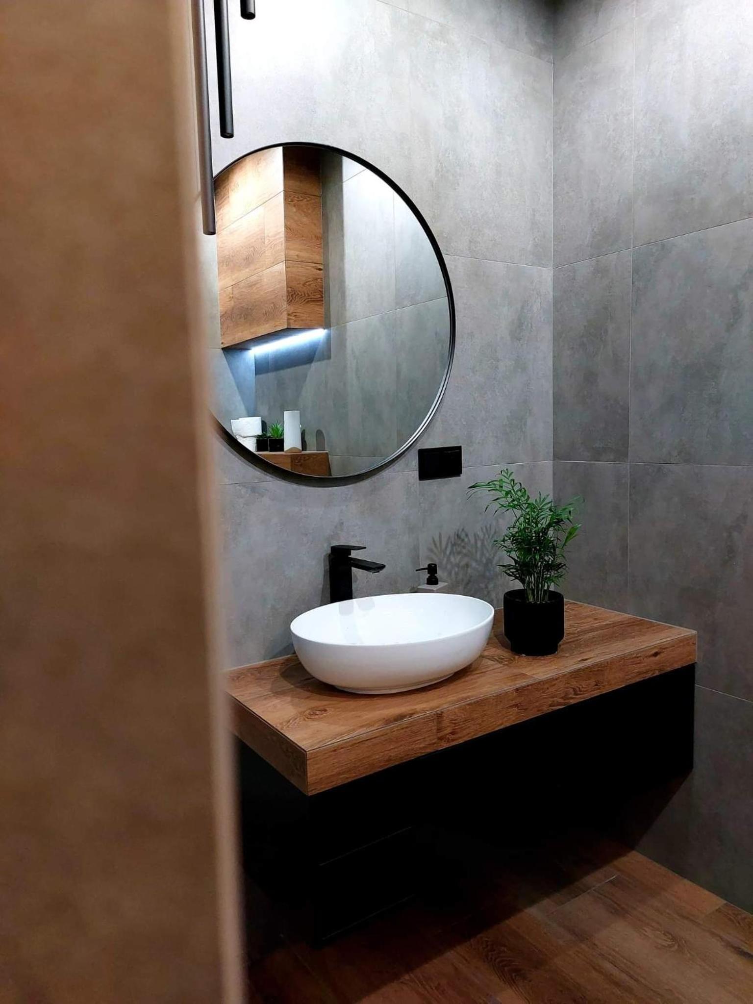 One-Bedroom Apartment - Photo 12