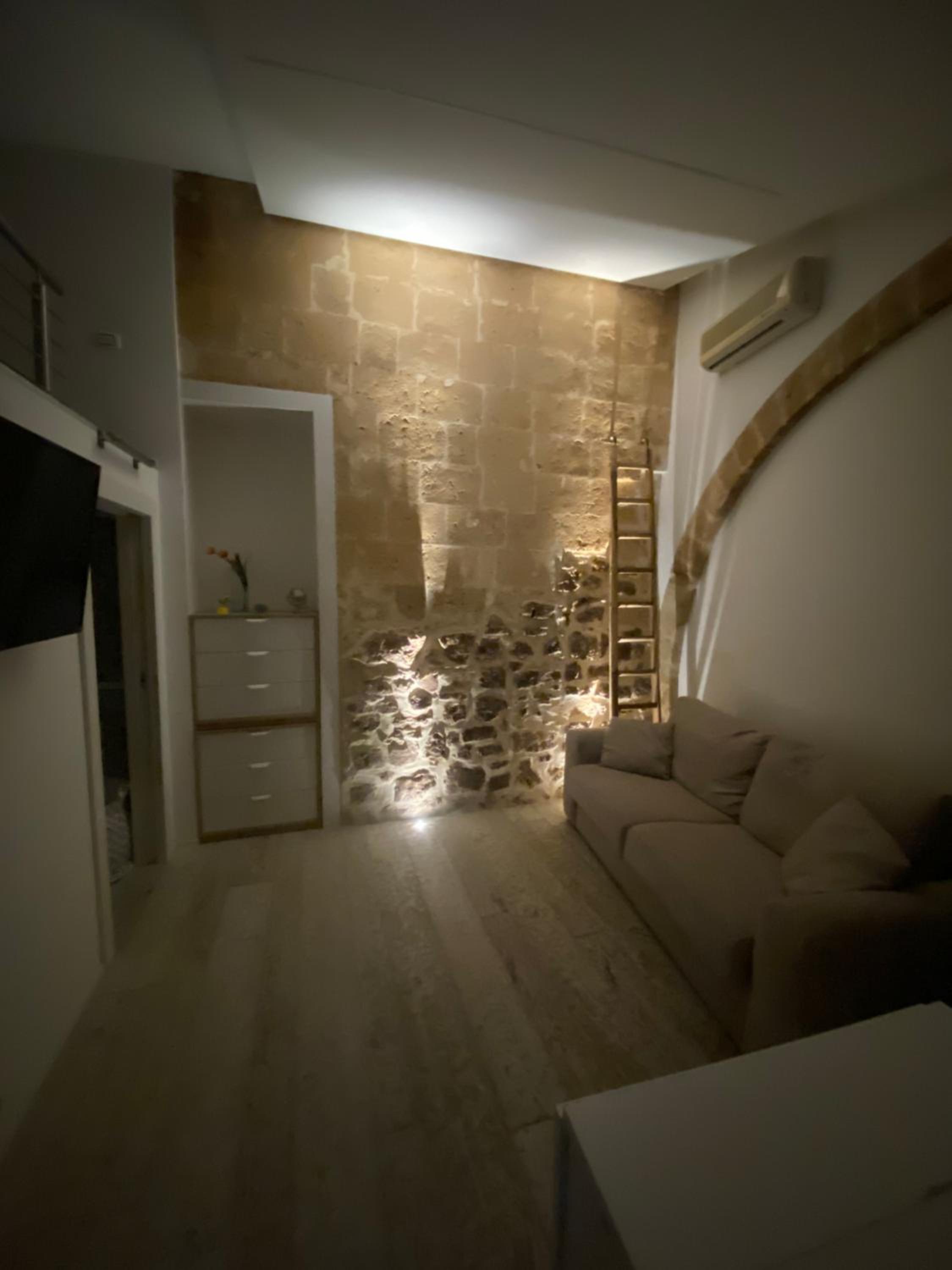 One-Bedroom Apartment photo 3