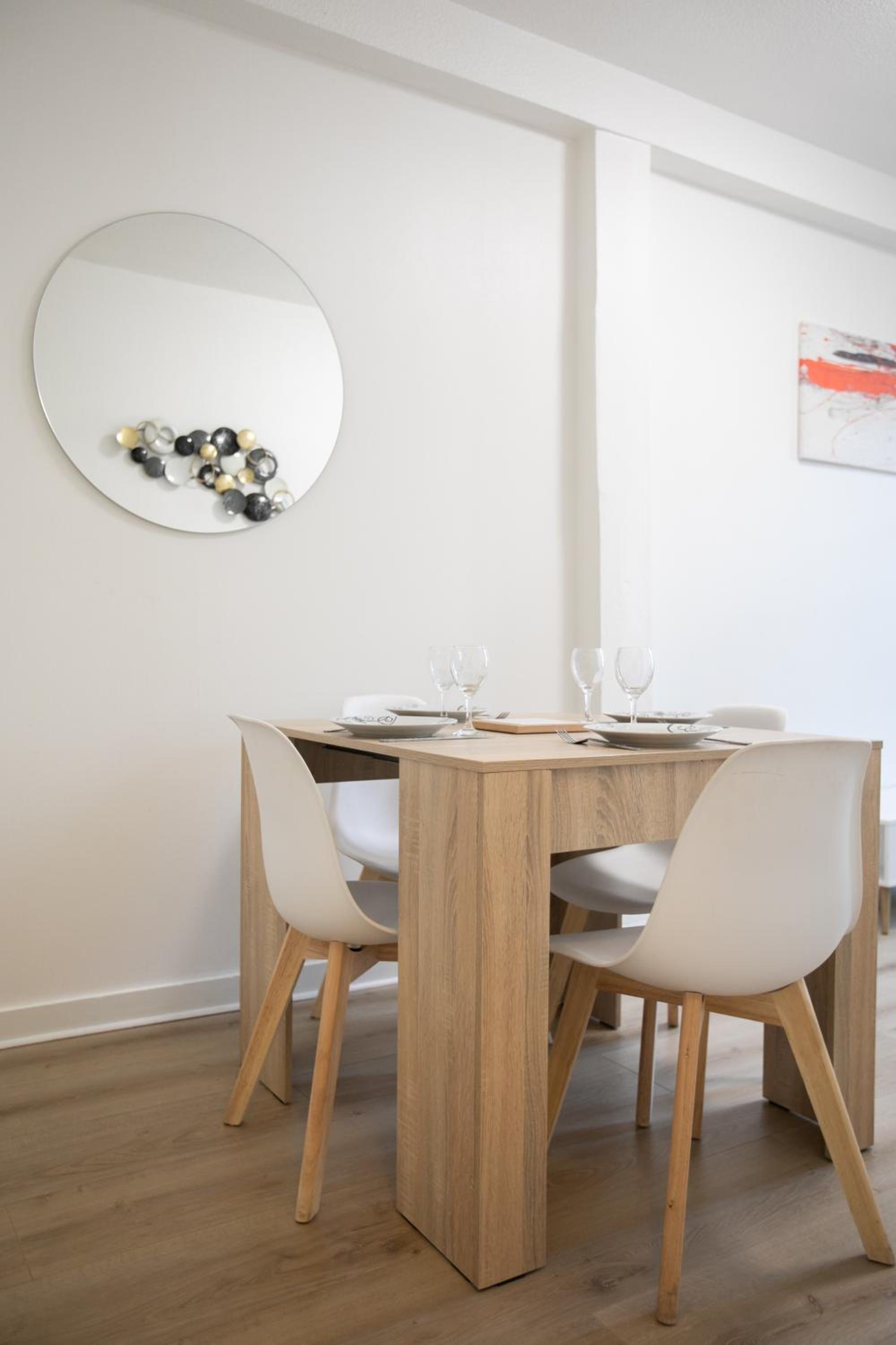 One-Bedroom Apartment - Photo 4