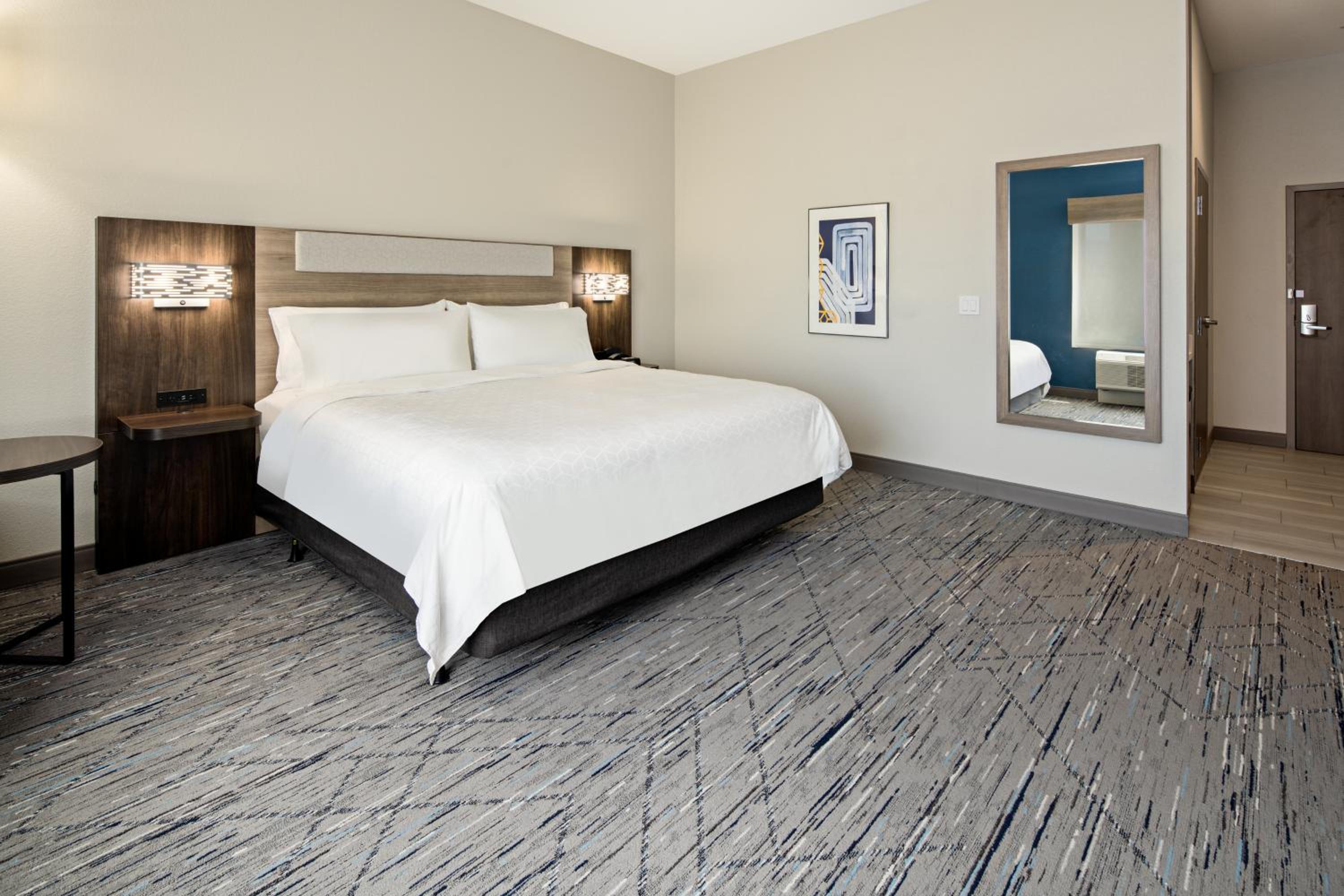 King Room with Roll-In Shower - Disability Access