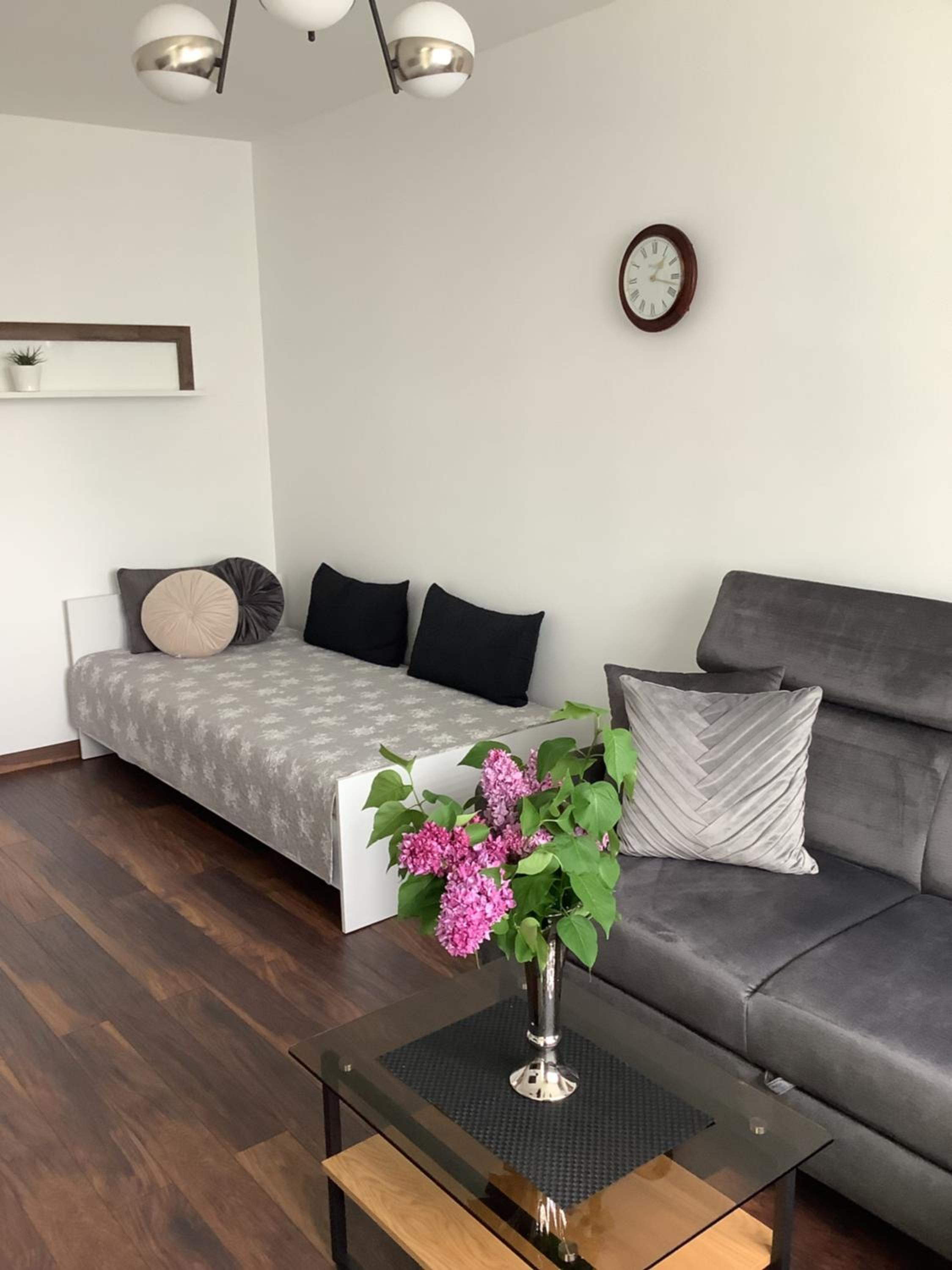 Two-Bedroom Apartment - Photo 2