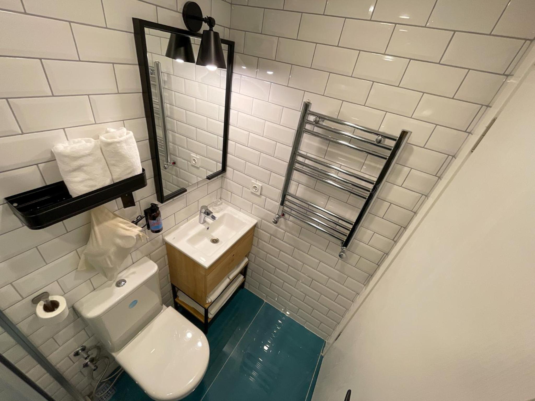 Standard Double or Twin Room - Photo 3