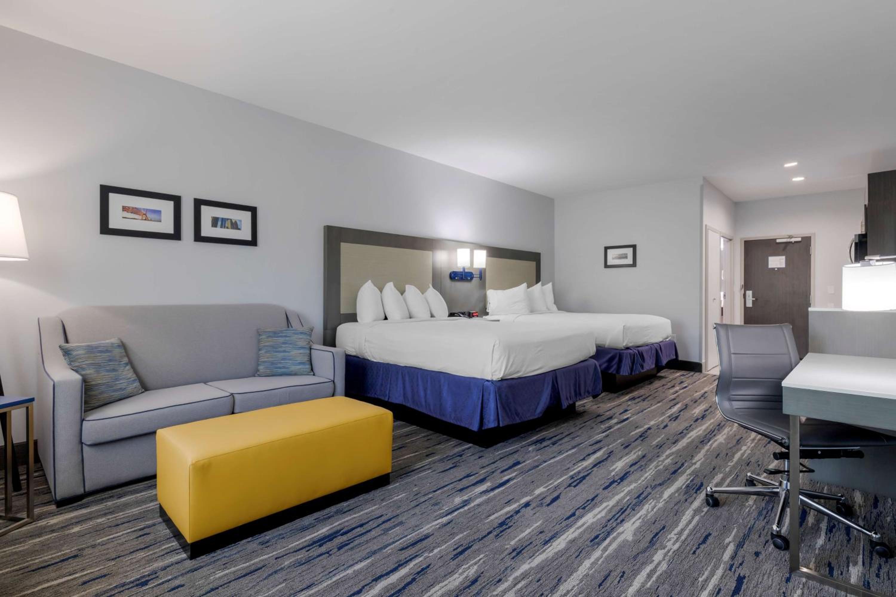 Queen Suite with Two Queen Beds - Disability Access