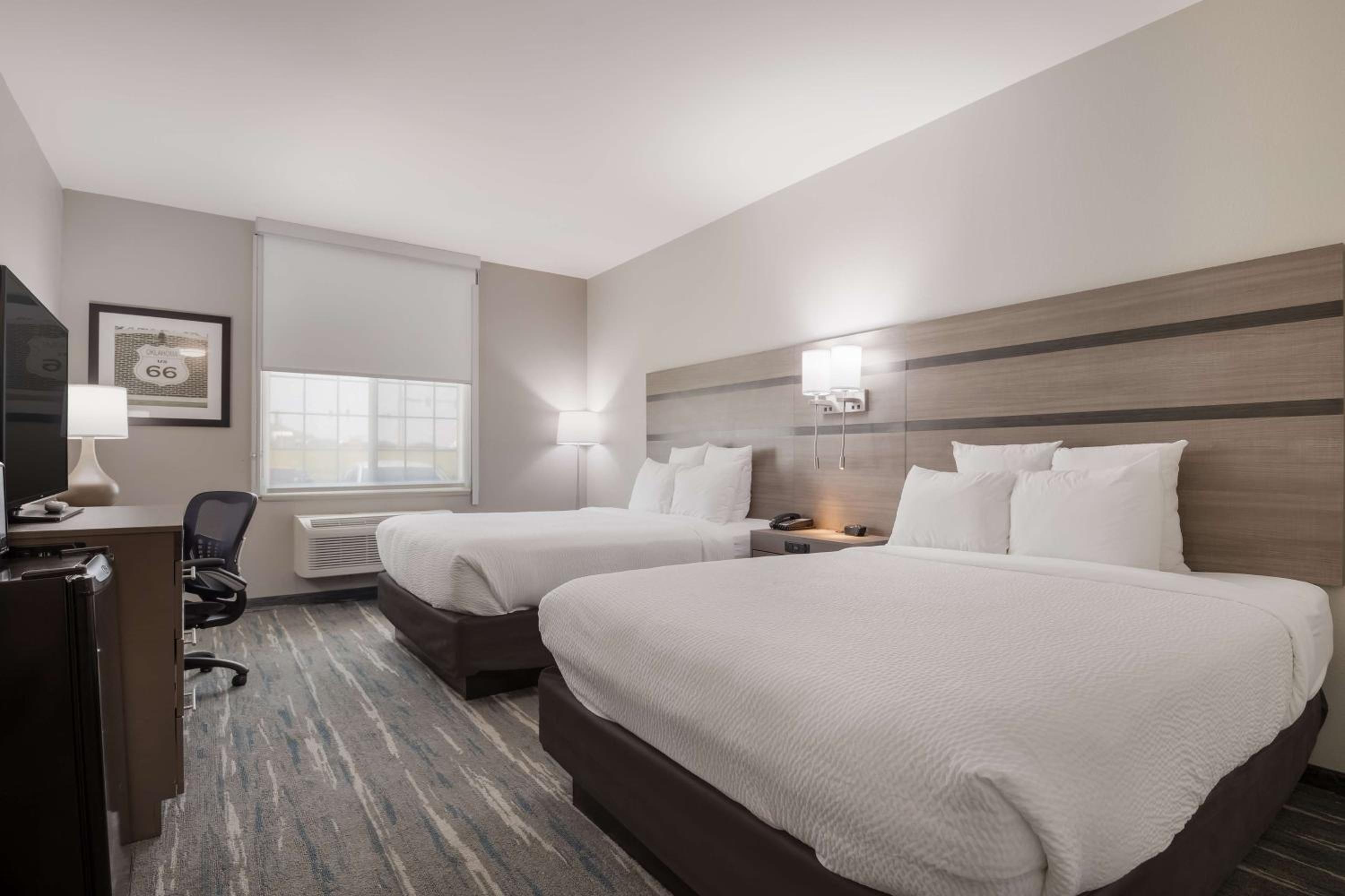 Queen Room with Two Queen Beds - Mobility Access - Photo 3
