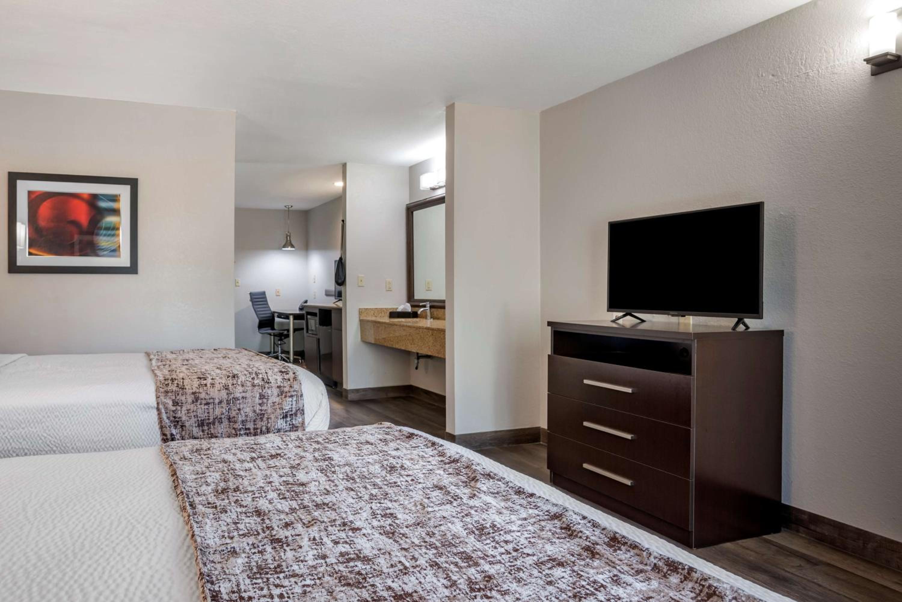 Suite with Two Double Beds - Photo 2