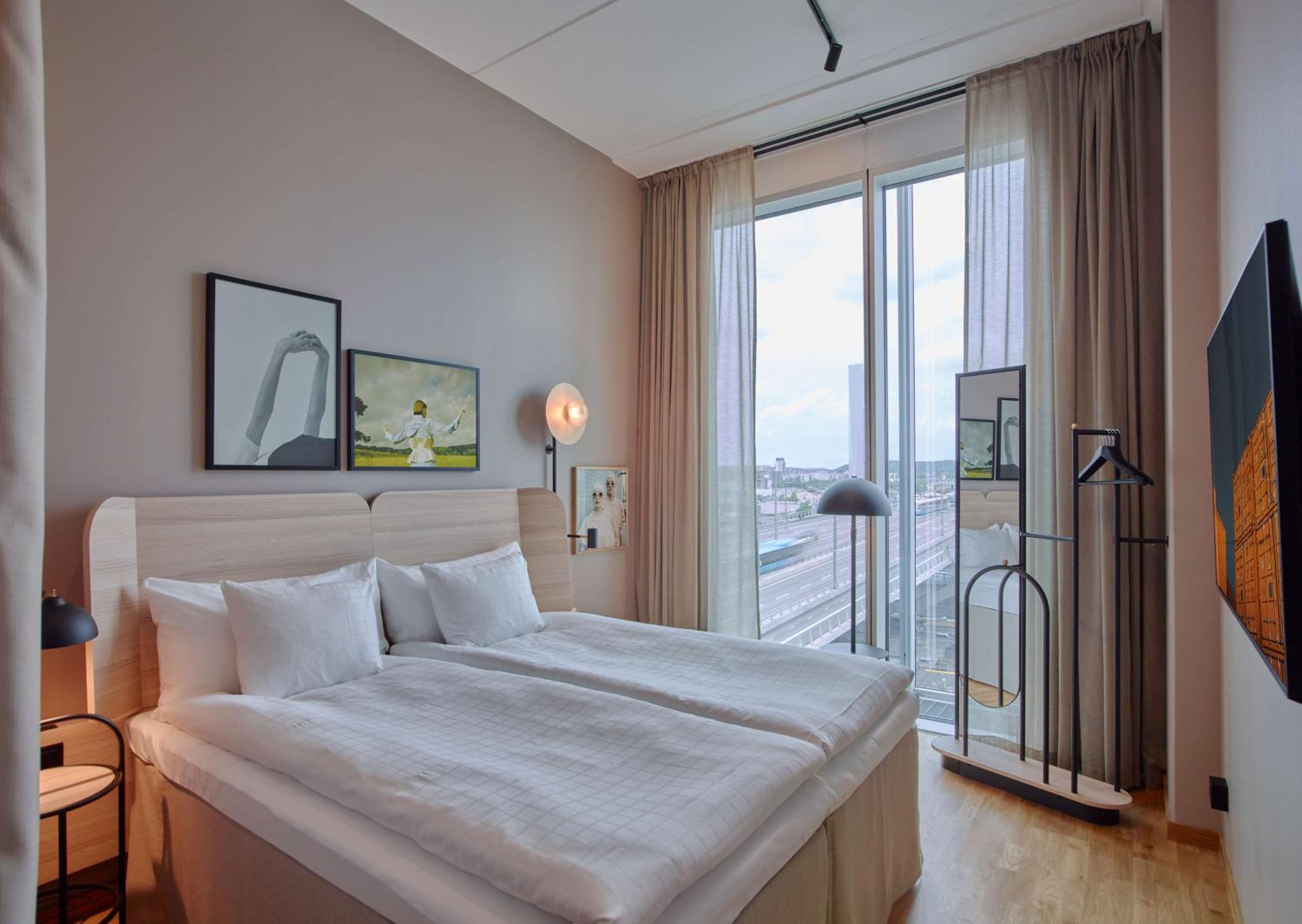 Standard Twin Room - Photo 1