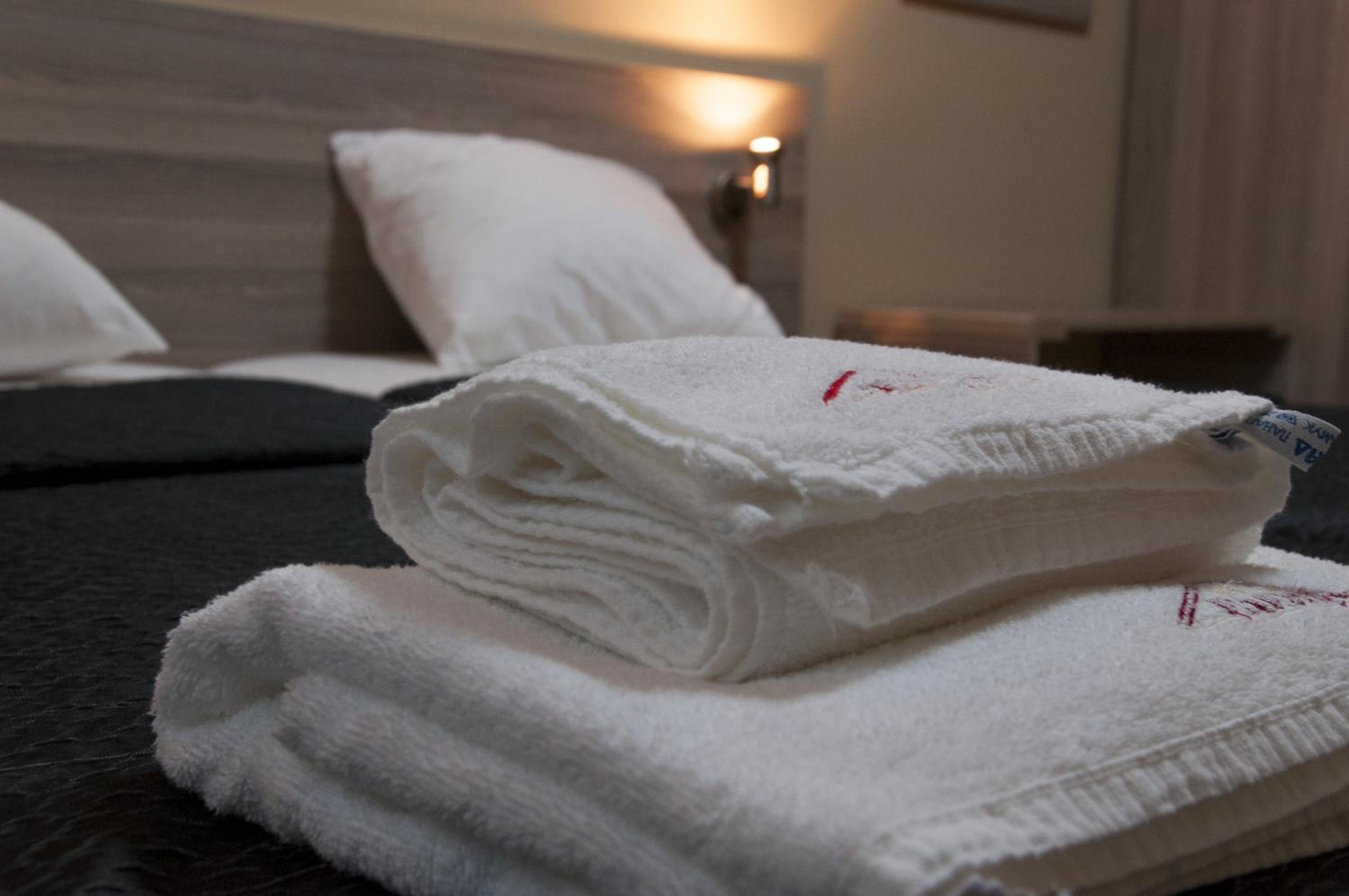 Double Room - Photo 7