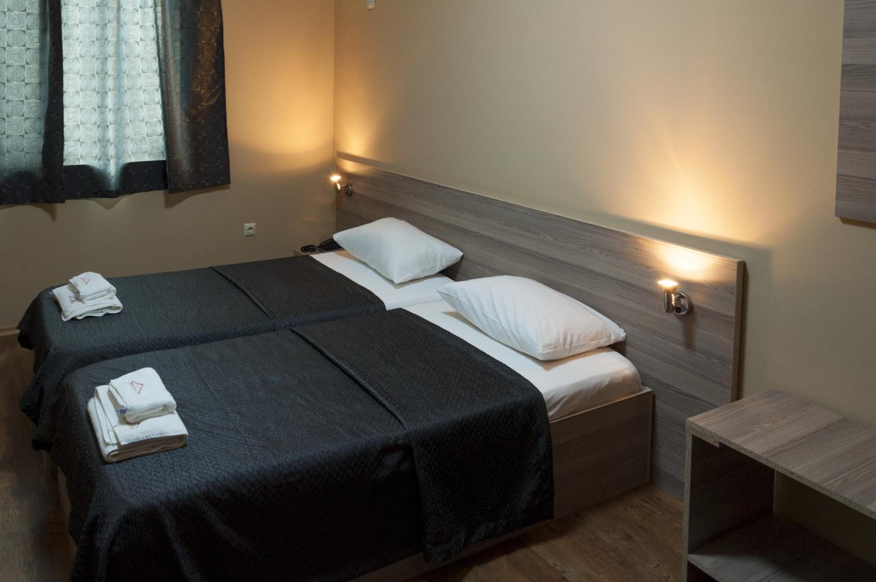 Double Room - Photo 16