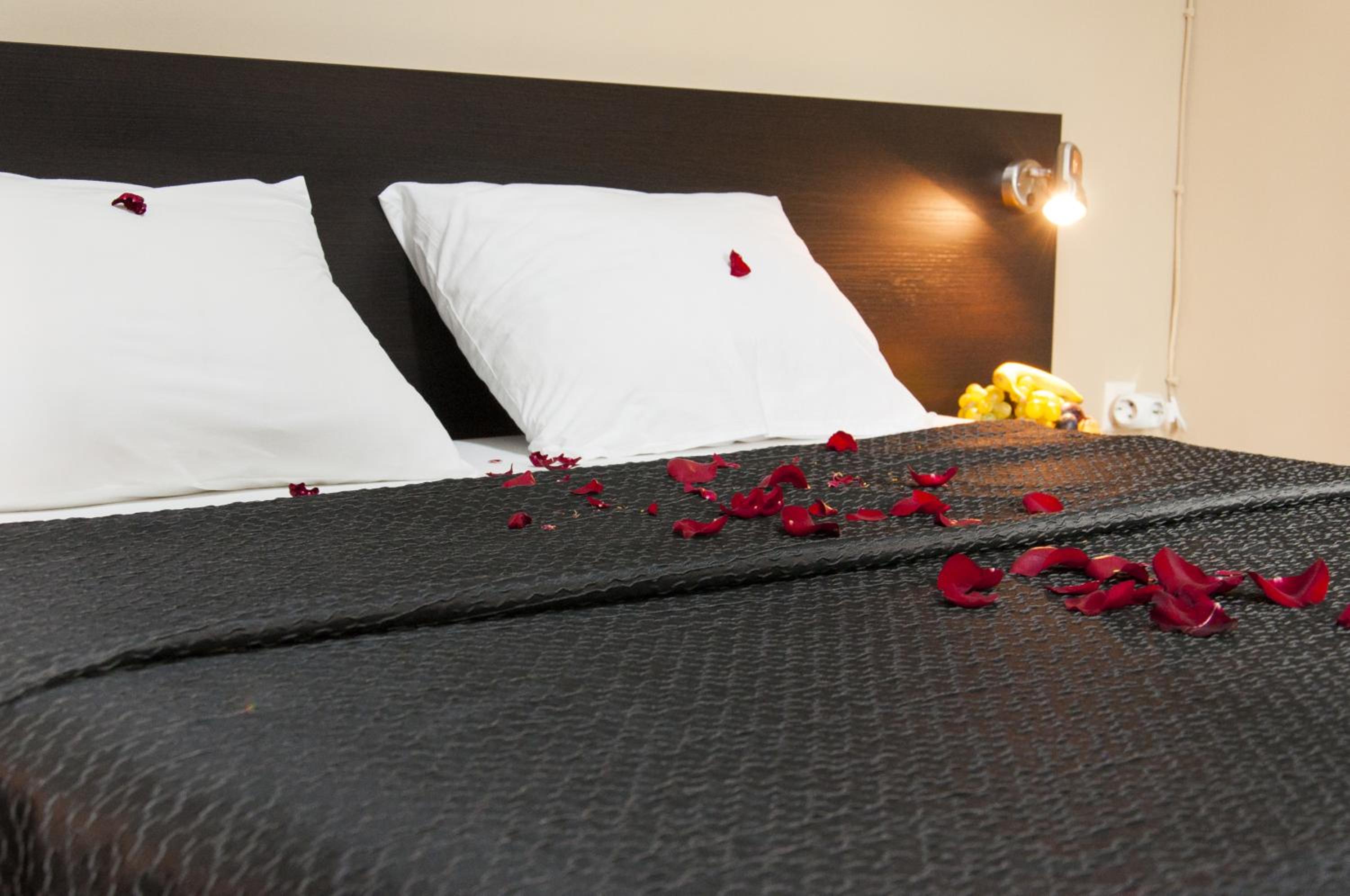 Double Room - Photo 6