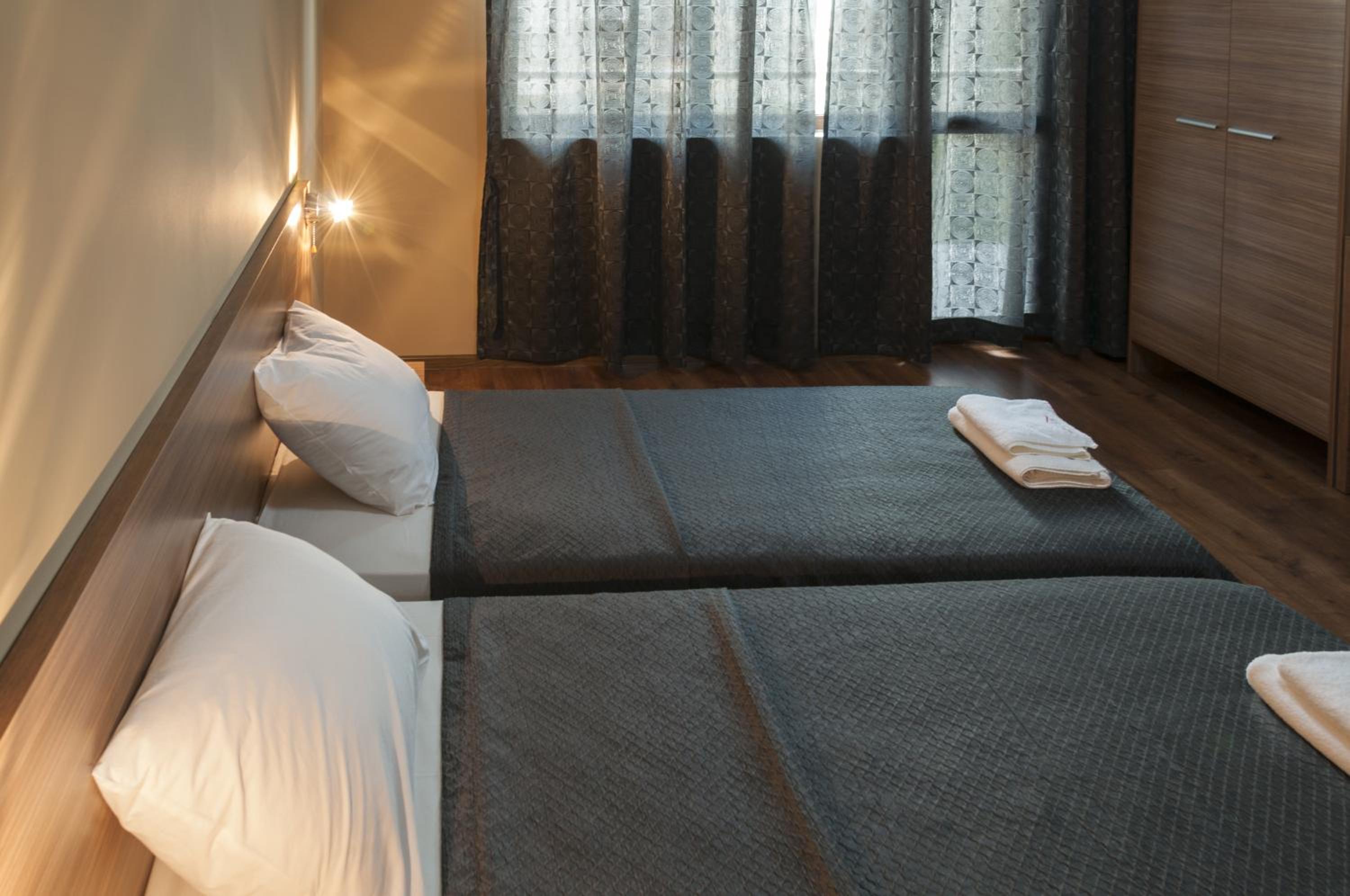 Double Room - Photo 2