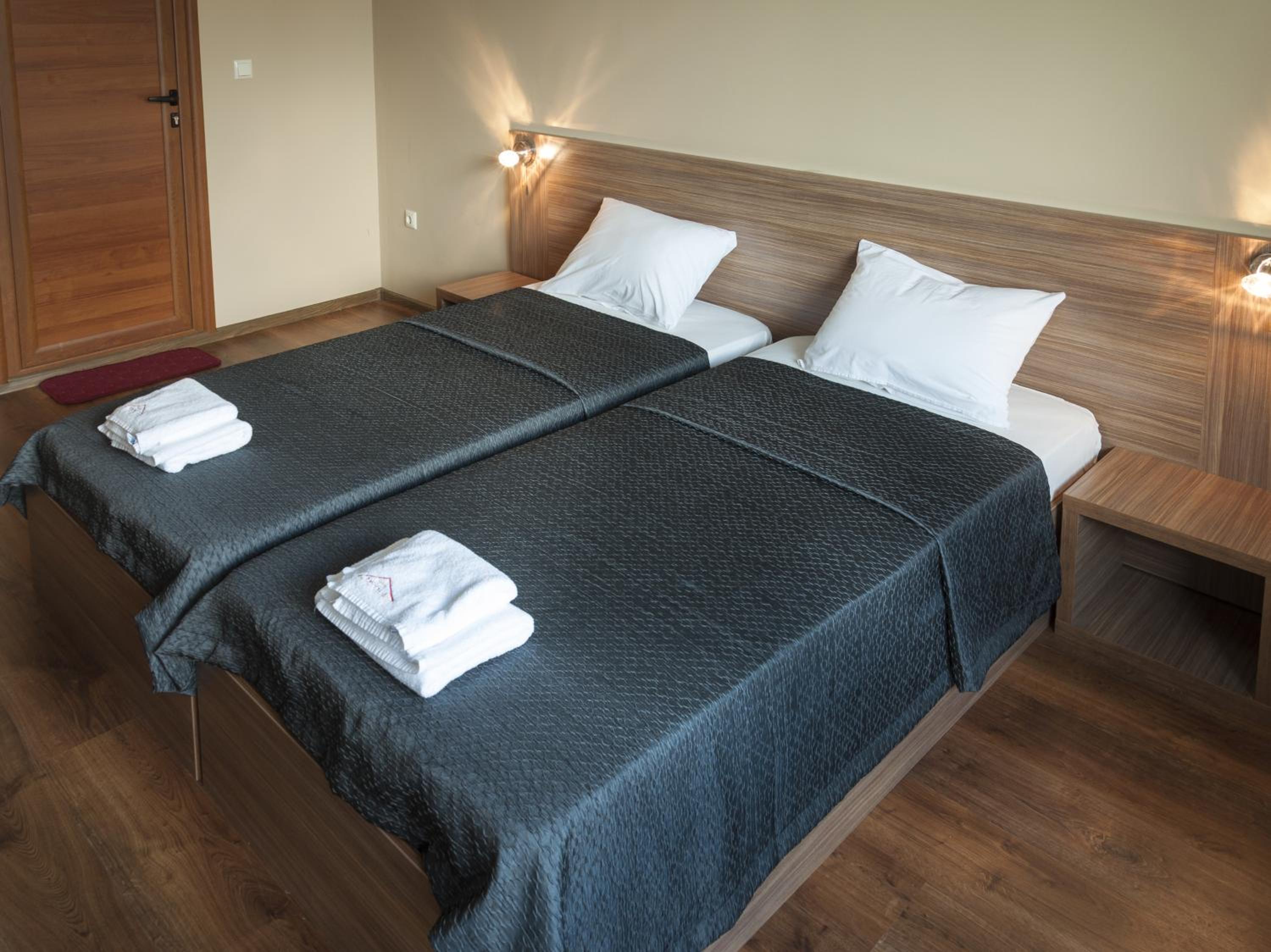 Double Room - Photo 4