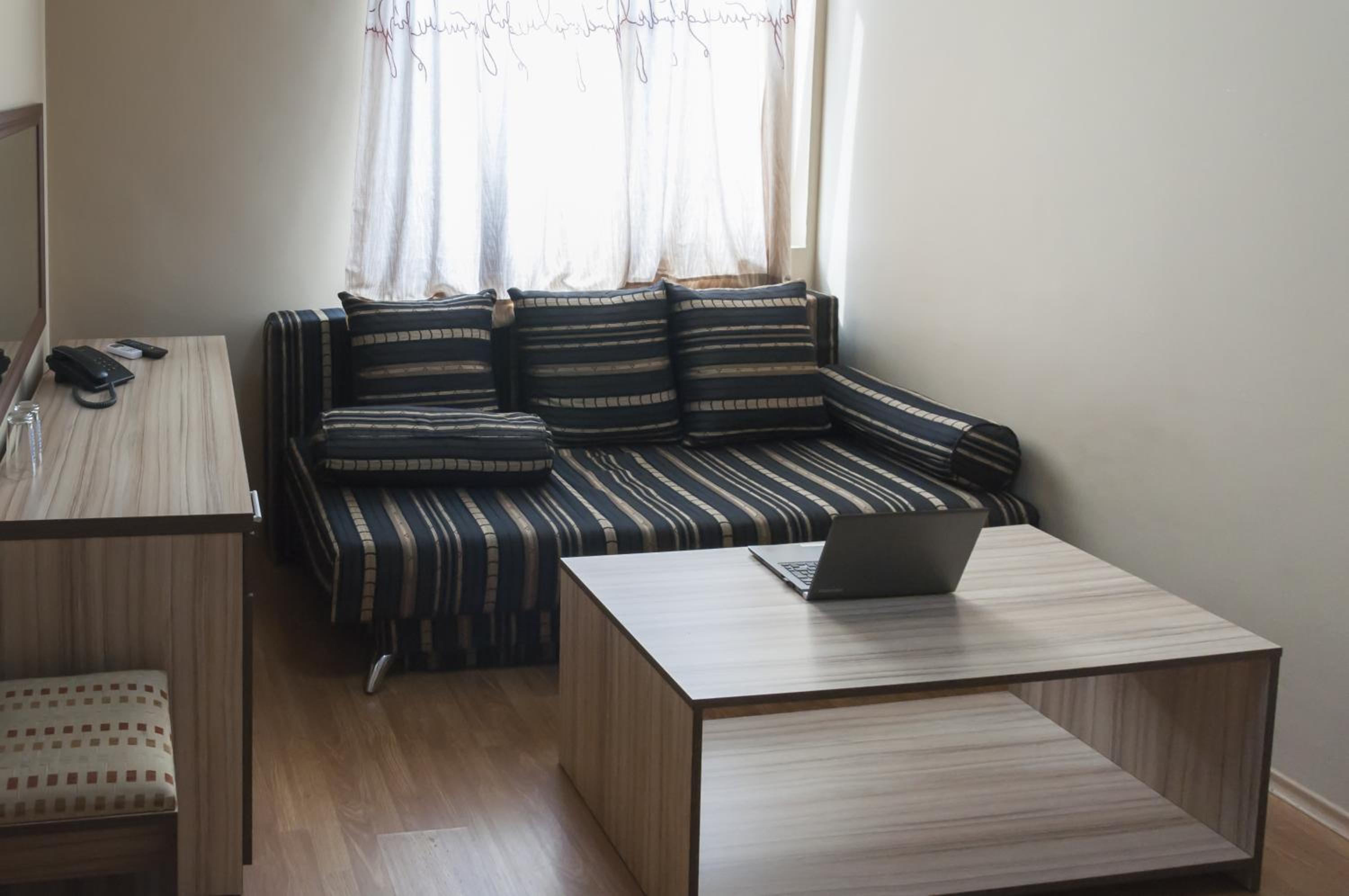Suite - Photo 4