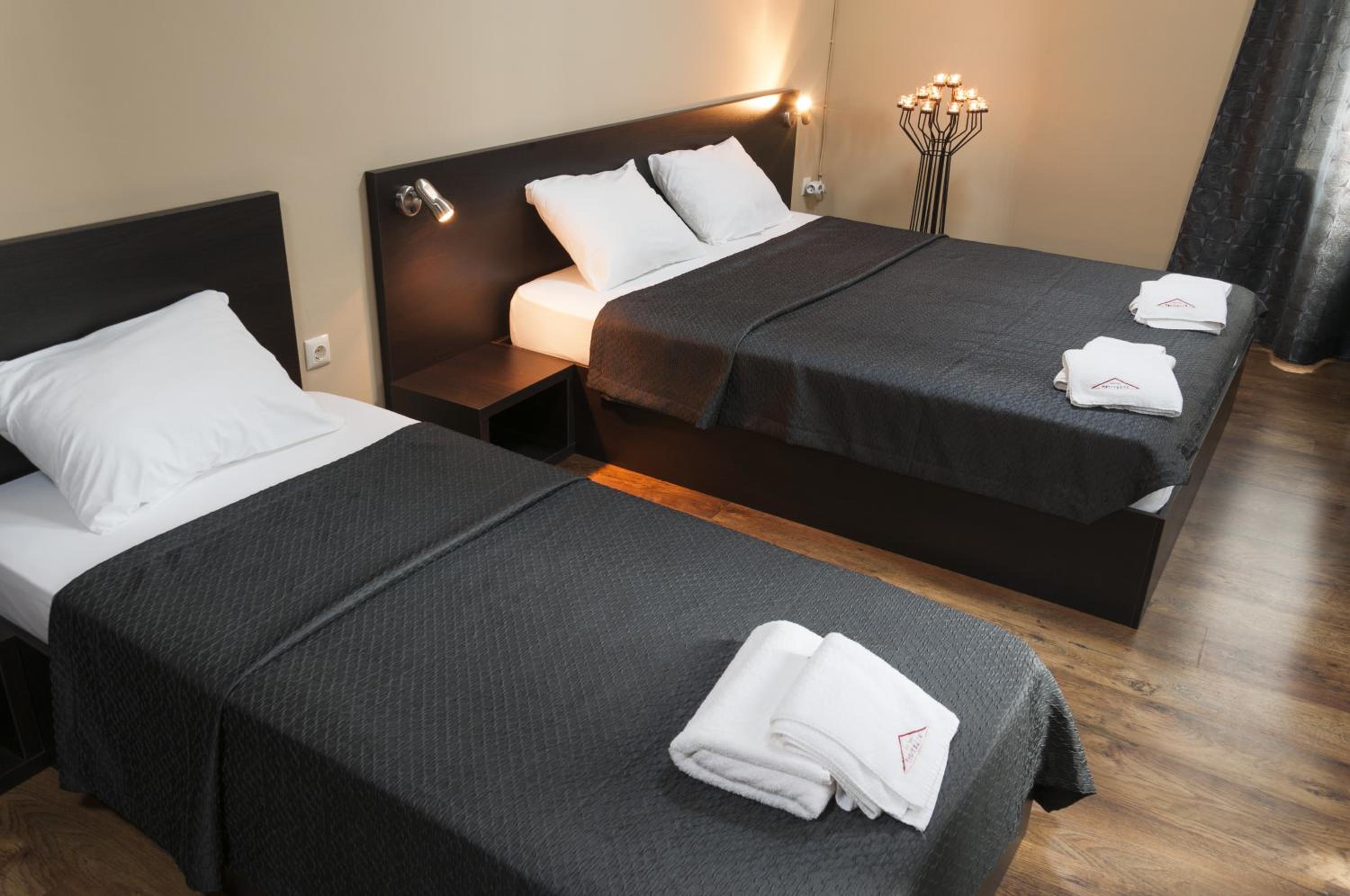 Suite - Photo 3