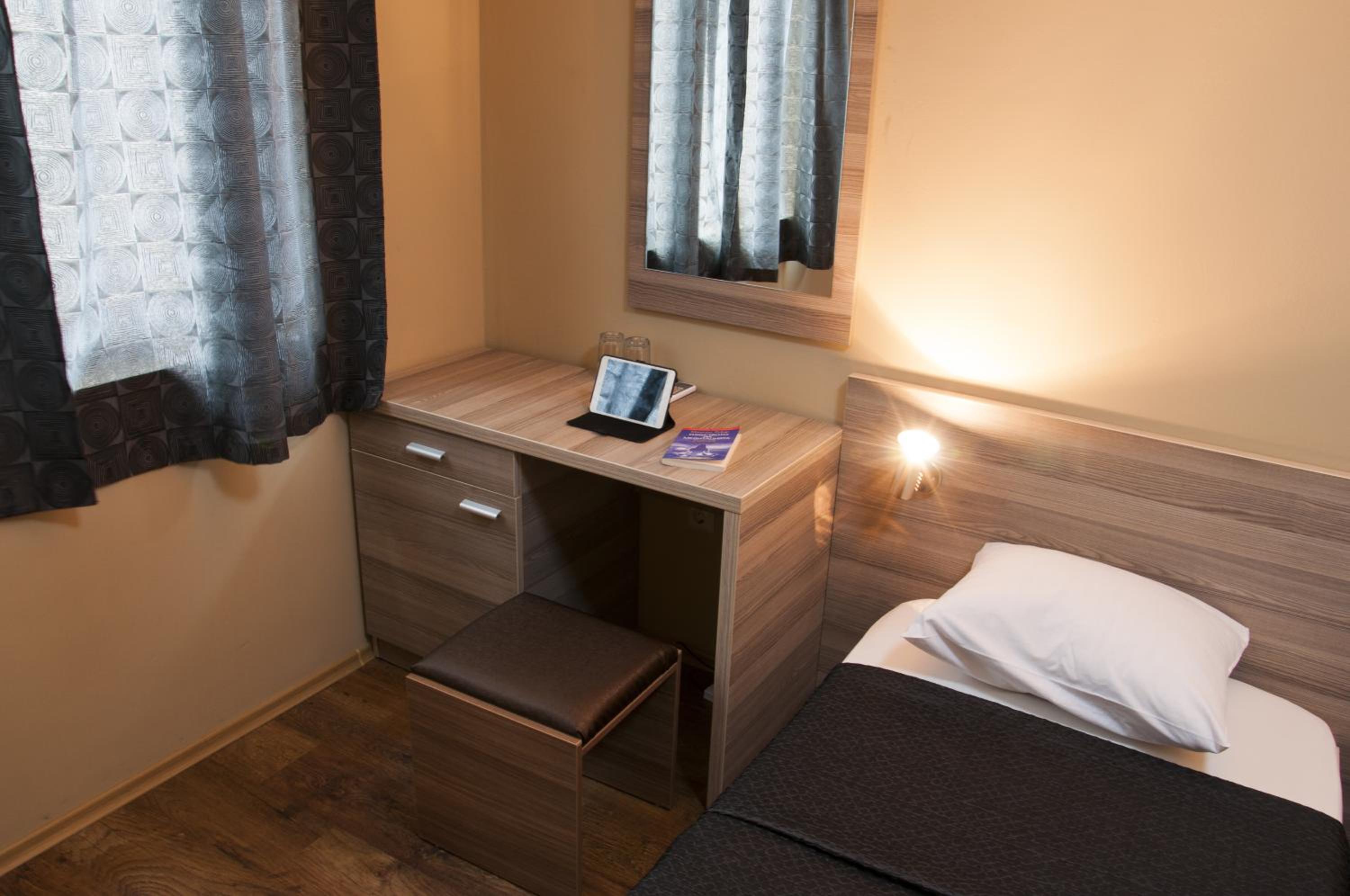 Suite - Photo 19