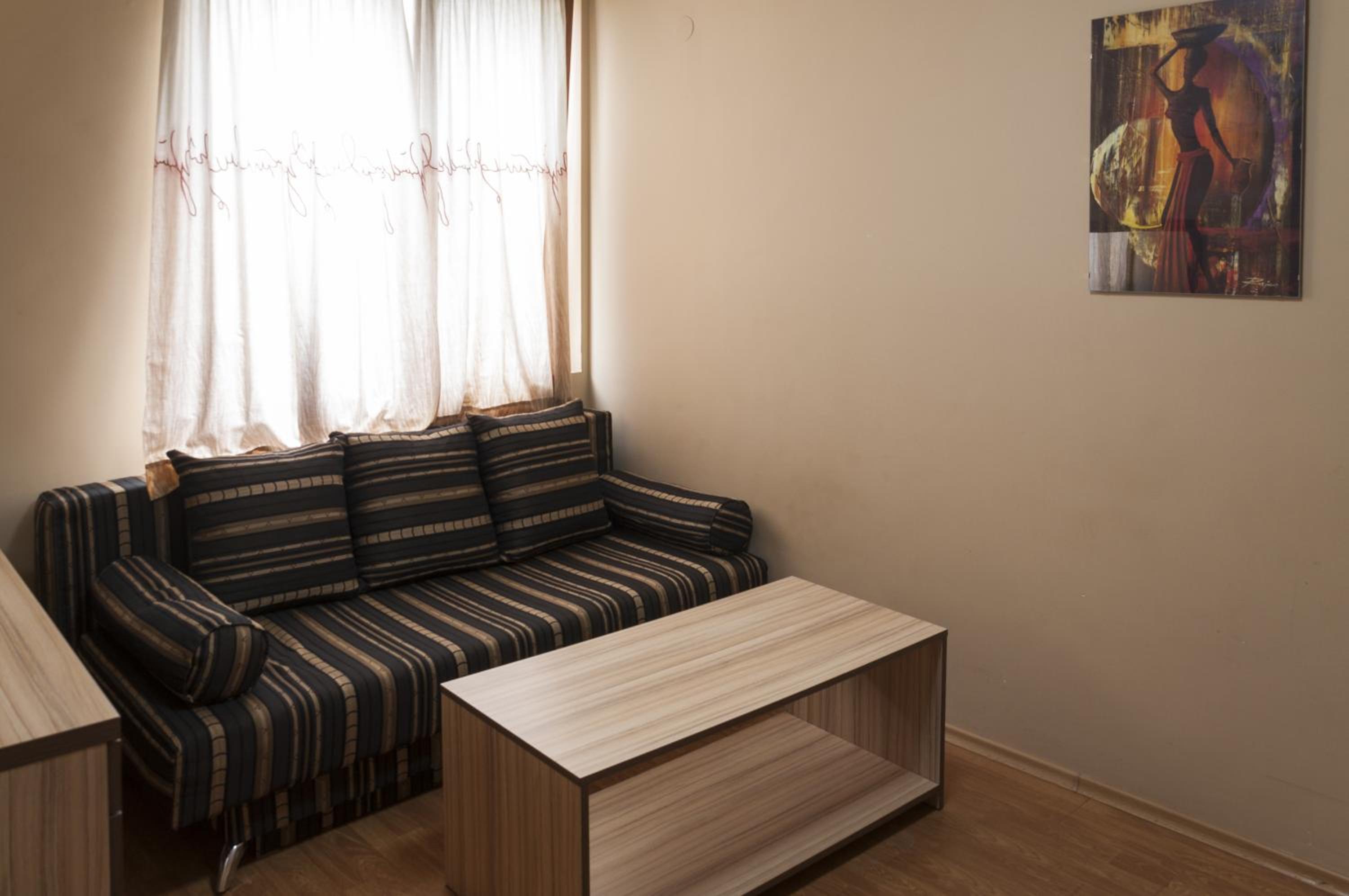 Suite - Photo 7