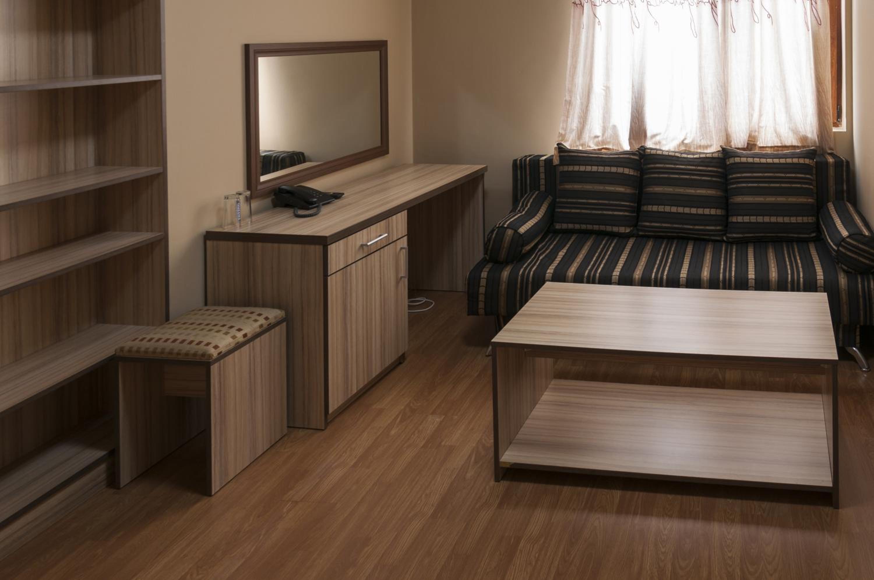 Suite - Photo 8